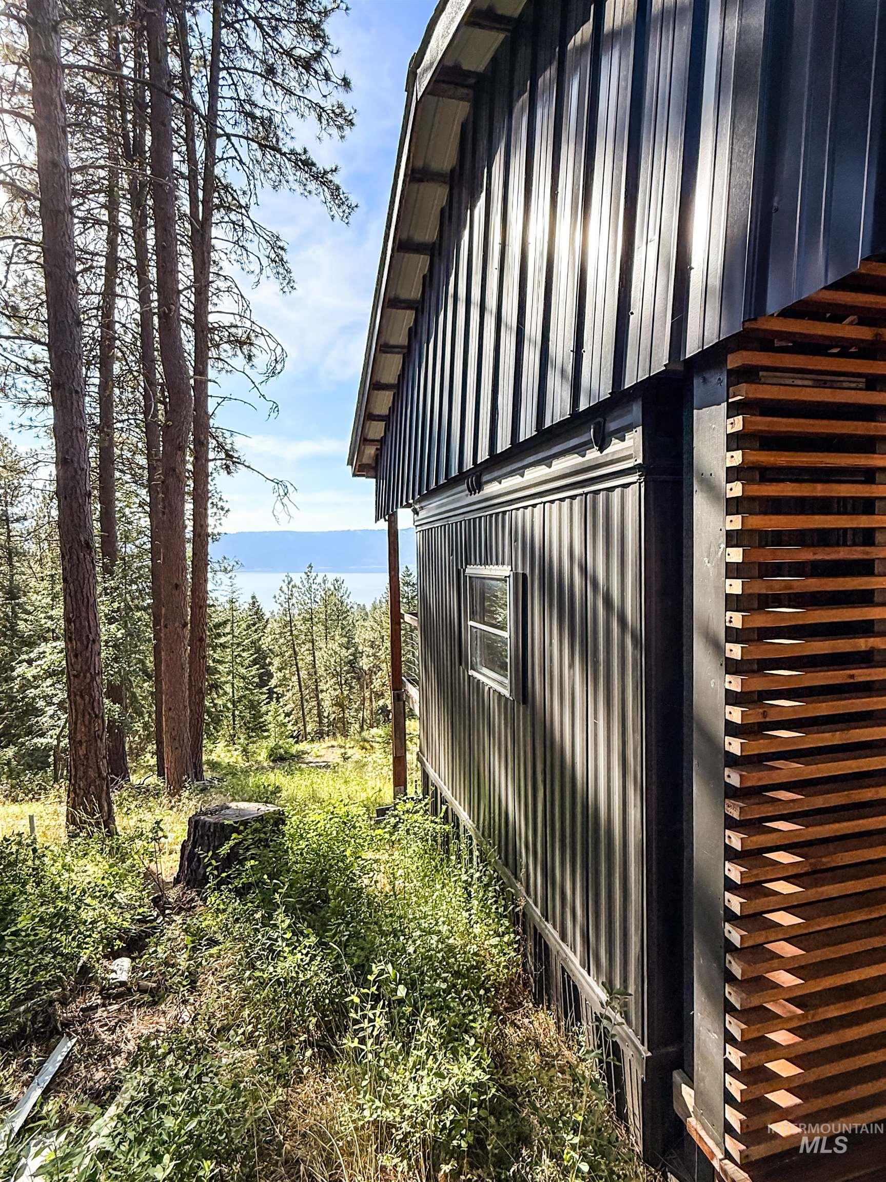 1309 Laurel Drive, Cascade, Idaho 83611, 1 Bedroom, 1 Bathroom, Residential For Sale, Price $350,000, 98992299