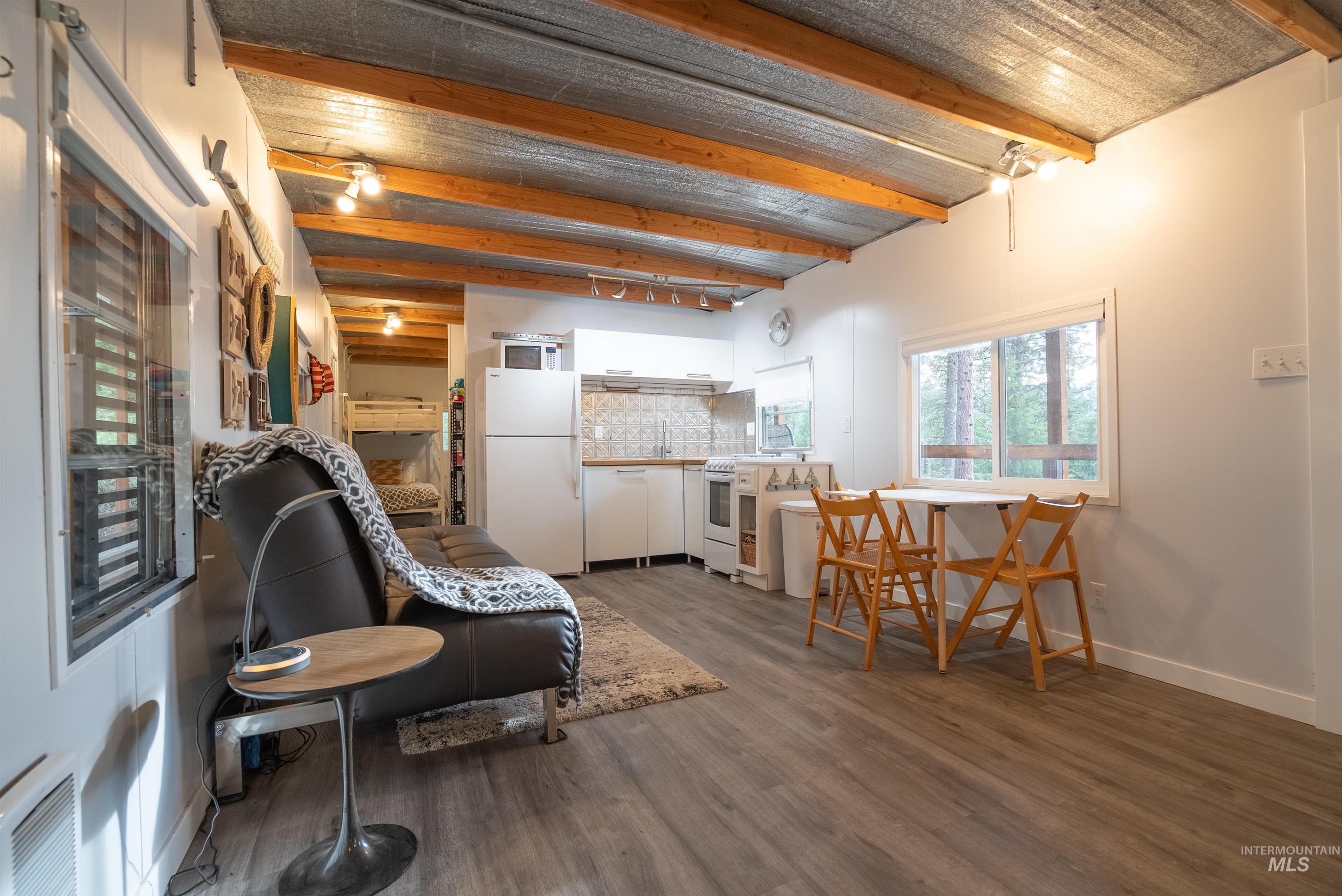 1309 Laurel Drive, Cascade, Idaho 83611, 1 Bedroom, 1 Bathroom, Residential For Sale, Price $350,000, 98992299
