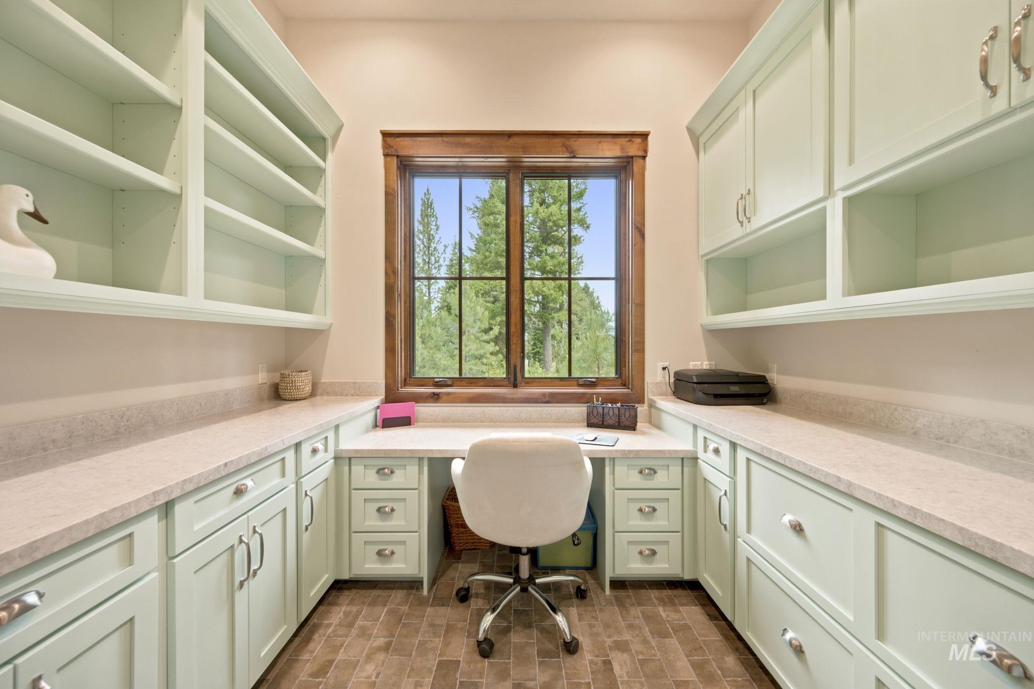 976 Discovery Drive, Donnelly, Idaho 83615, 4 Bedrooms, 6 Bathrooms, Residential For Sale, Price $3,999,000,MLS 98992301