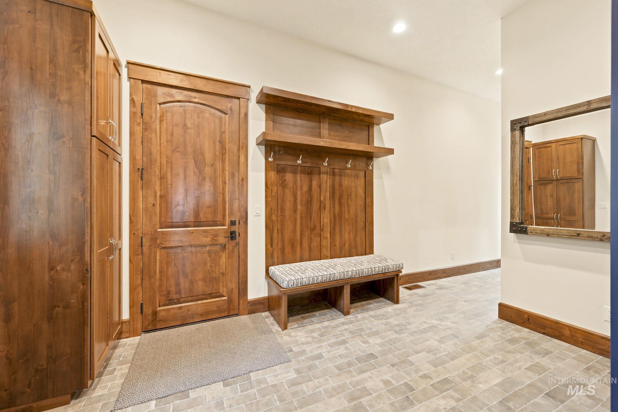 976 Discovery Drive, Donnelly, Idaho 83615, 4 Bedrooms, 6 Bathrooms, Residential For Sale, Price $3,999,000,MLS 98992301