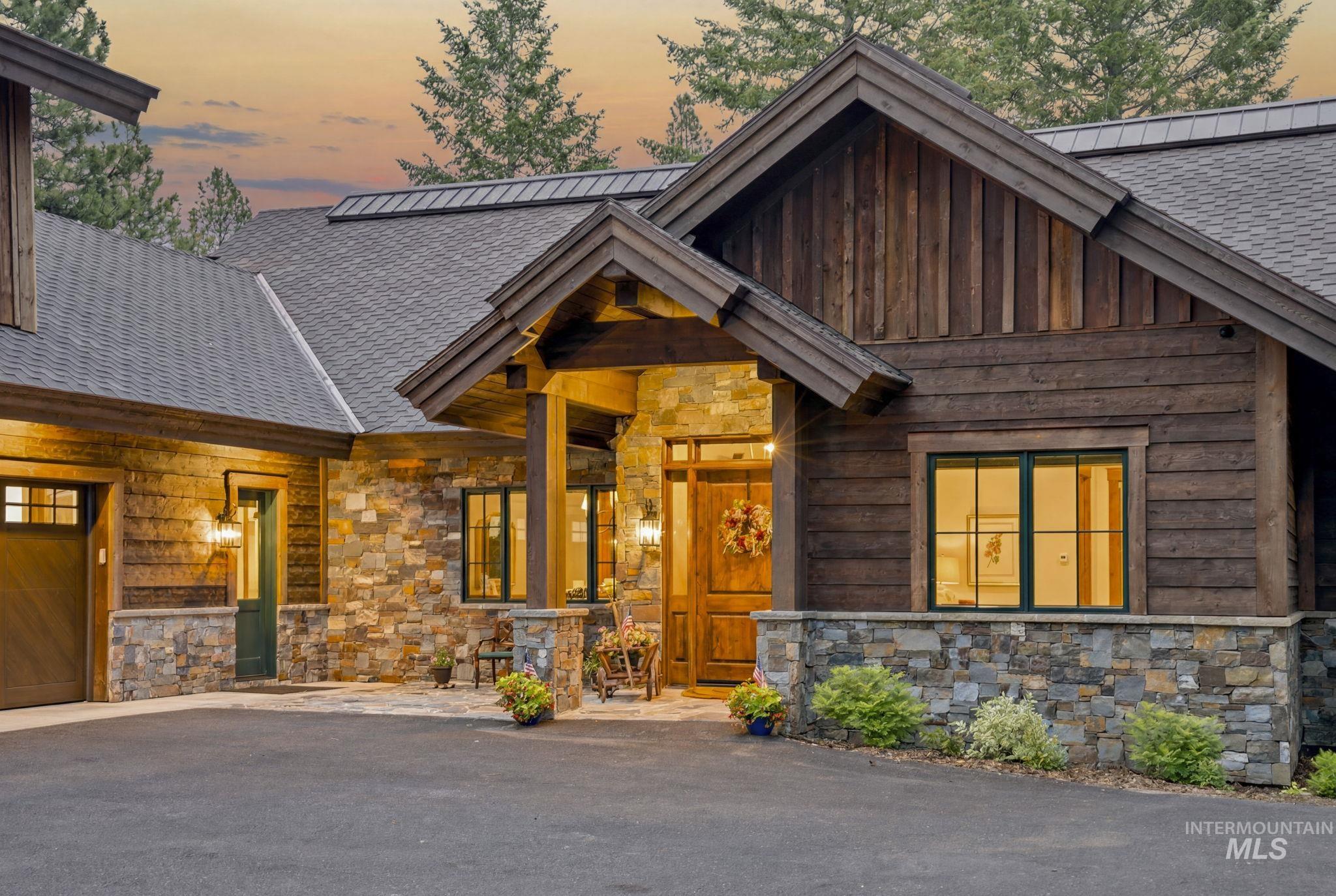 976 Discovery Drive, Donnelly, Idaho 83615, 4 Bedrooms, 6 Bathrooms, Residential For Sale, Price $3,999,000,MLS 98992301