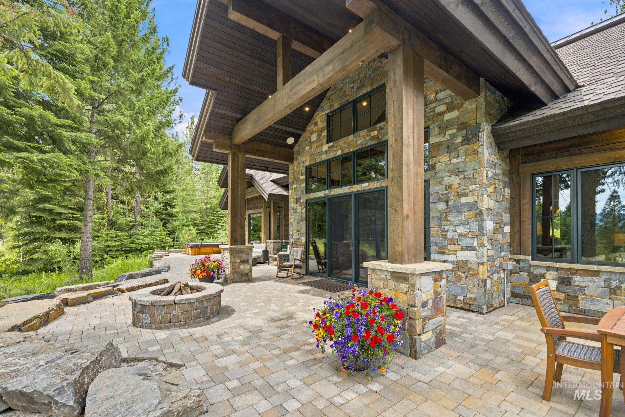 976 Discovery Drive, Donnelly, Idaho 83615, 4 Bedrooms, 6 Bathrooms, Residential For Sale, Price $3,999,000,MLS 98992301