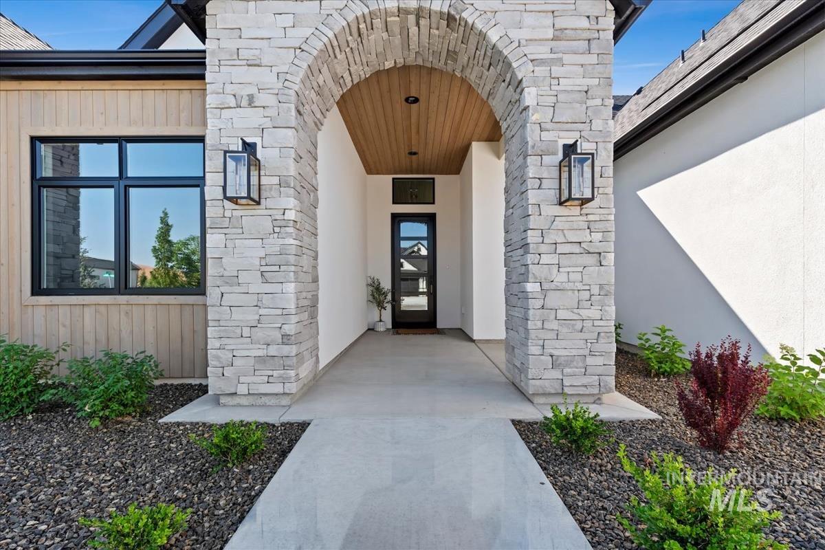 3632 N Harvest Moon Way, Eagle, Idaho 83616, 5 Bedrooms, 4.5 Bathrooms, Residential For Sale, Price $2,099,000, 98992303