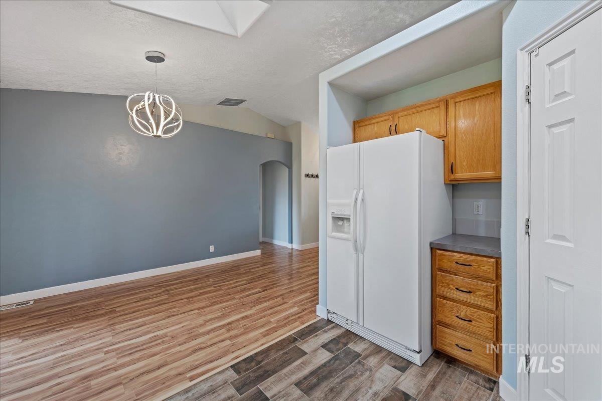 1255 N Tumbler Dr, Kuna, Idaho 83634, 3 Bedrooms, 2 Bathrooms, Residential For Sale, Price $380,000, 98992304