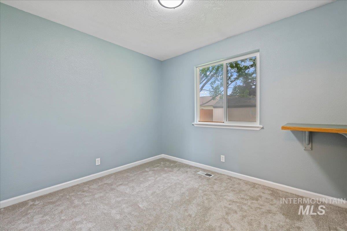 1255 N Tumbler Dr, Kuna, Idaho 83634, 3 Bedrooms, 2 Bathrooms, Residential For Sale, Price $380,000, 98992304