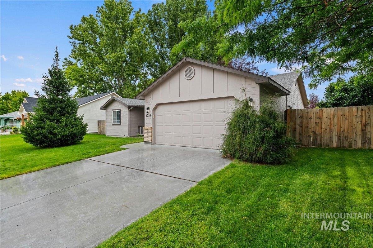 1255 N Tumbler Dr, Kuna, Idaho 83634, 3 Bedrooms, 2 Bathrooms, Residential For Sale, Price $380,000, 98992304