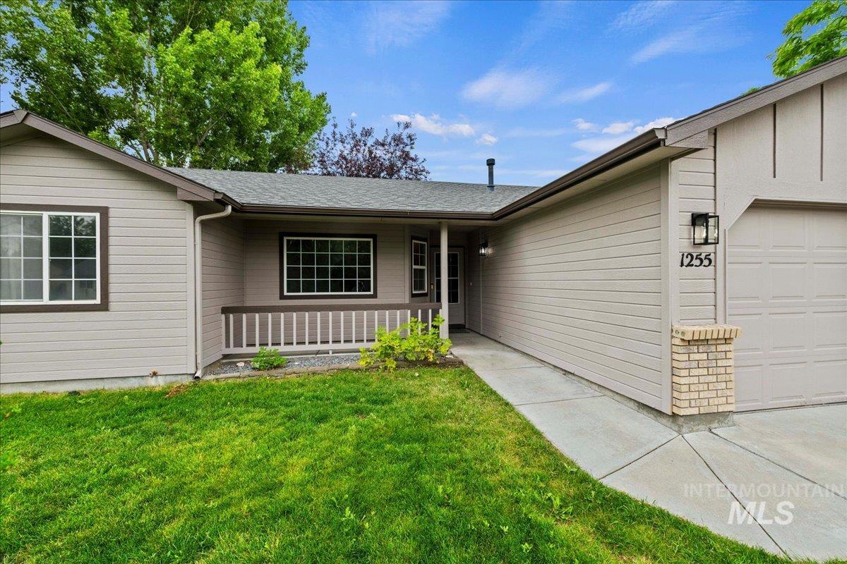 1255 N Tumbler Dr, Kuna, Idaho 83634, 3 Bedrooms, 2 Bathrooms, Residential For Sale, Price $380,000, 98992304