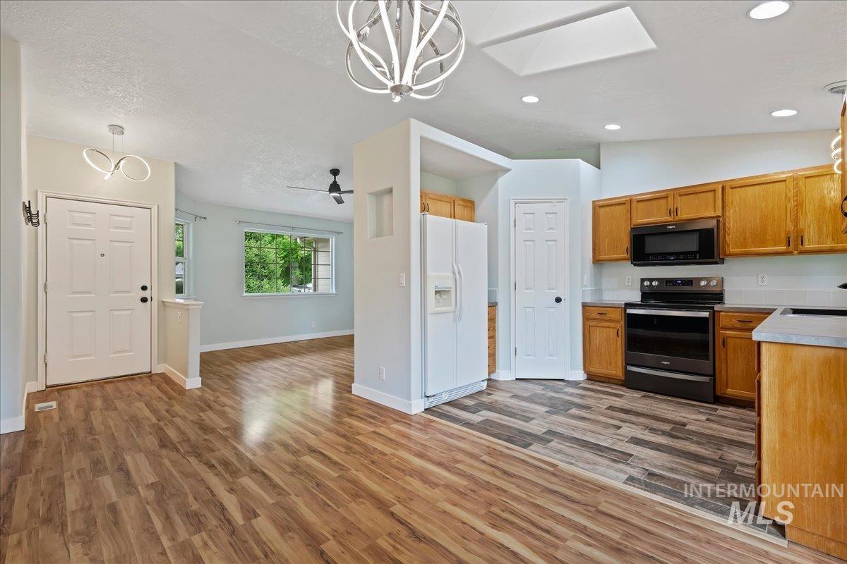 1255 N Tumbler Dr, Kuna, Idaho 83634, 3 Bedrooms, 2 Bathrooms, Residential For Sale, Price $380,000, 98992304