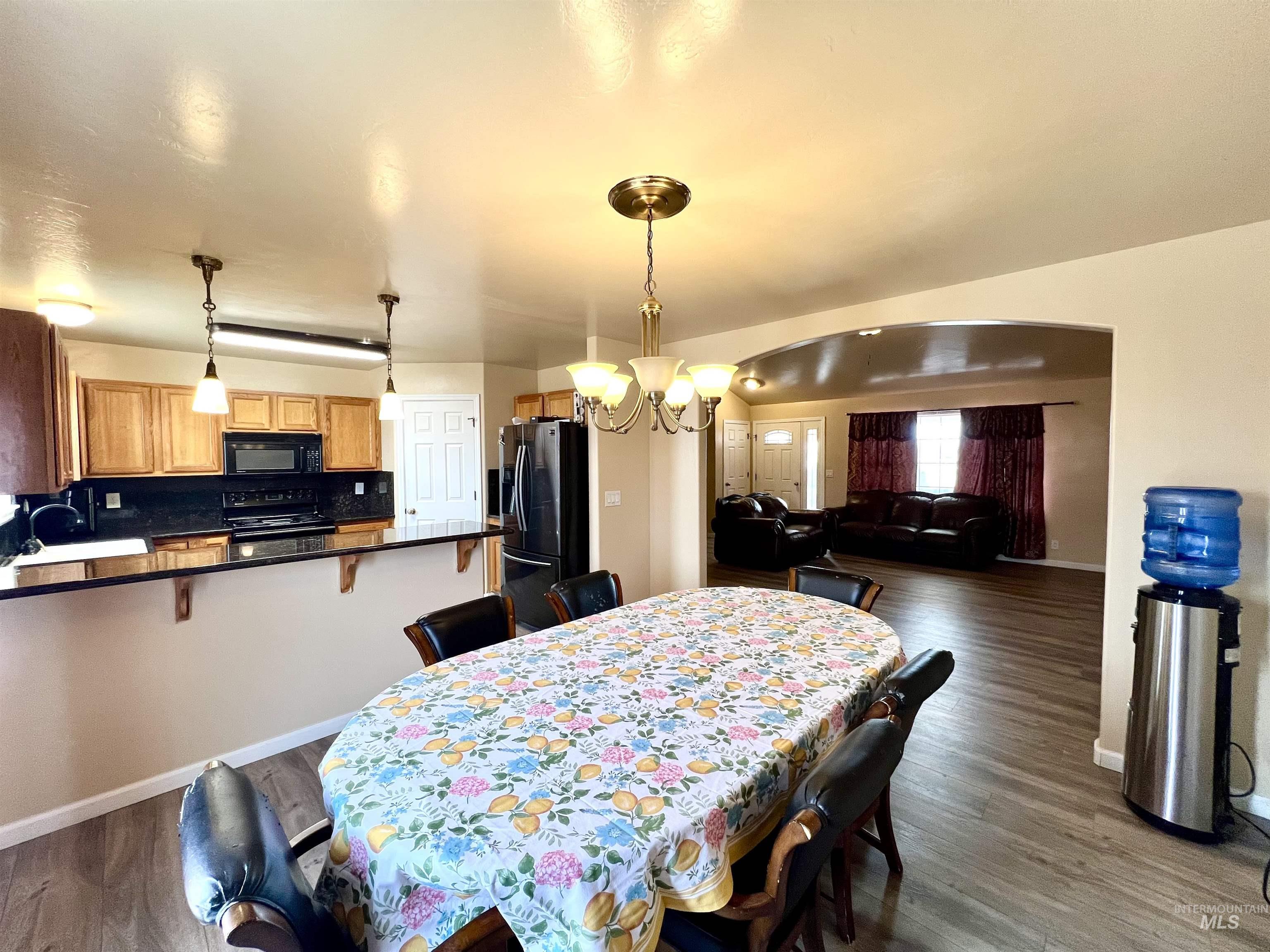 842 W 400 S, Heyburn, Idaho 83336, 4 Bedrooms, 2 Bathrooms, Residential For Sale, Price $610,000, 98992307