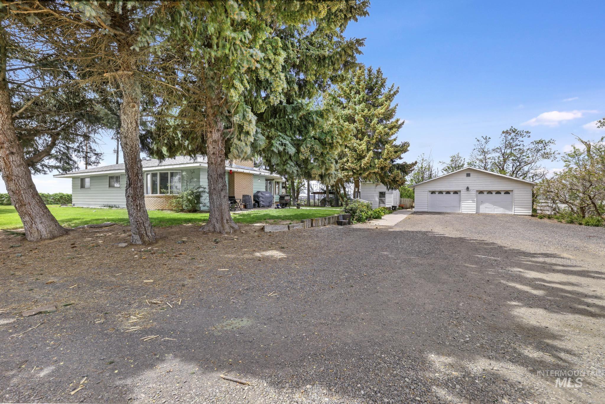 1526 Highway 26, Gooding, Idaho 83330, 4 Bedrooms, 5.5 Bathrooms, Residential Income For Sale, Price $3,600,000,MLS 98992309