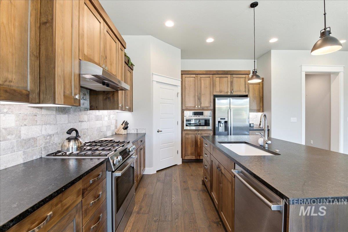 105 W Lockhart, Meridian, Idaho 83646, 3 Bedrooms, 2 Bathrooms, Residential For Sale, Price $549,900, 98992311