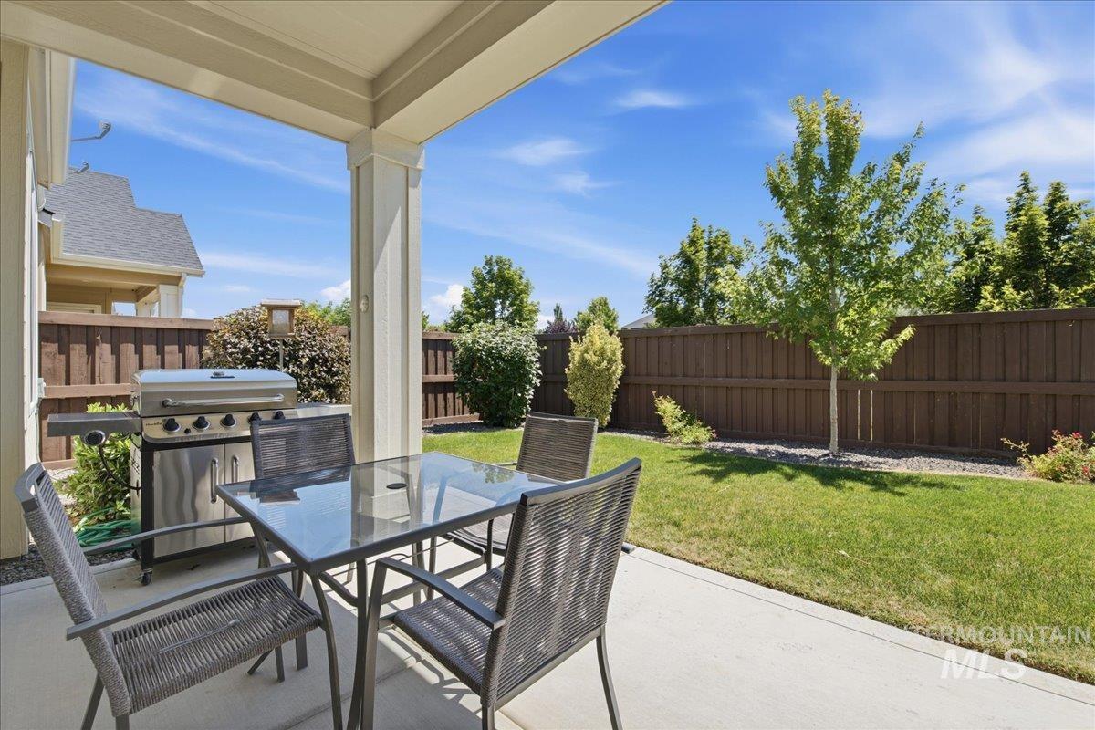 105 W Lockhart, Meridian, Idaho 83646, 3 Bedrooms, 2 Bathrooms, Residential For Sale, Price $549,900, 98992311