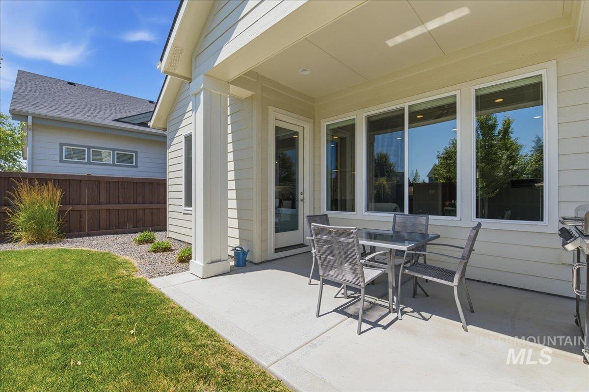 105 W Lockhart, Meridian, Idaho 83646, 3 Bedrooms, 2 Bathrooms, Residential For Sale, Price $549,900, 98992311