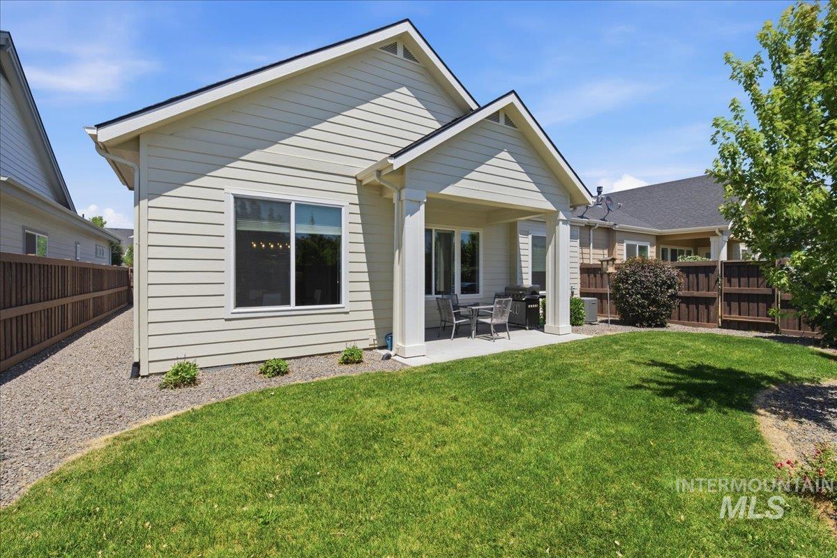 105 W Lockhart, Meridian, Idaho 83646, 3 Bedrooms, 2 Bathrooms, Residential For Sale, Price $549,900, 98992311