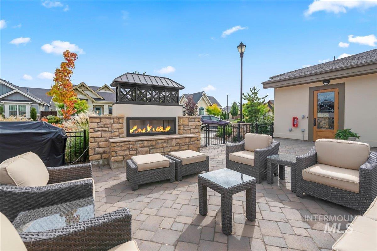 105 W Lockhart, Meridian, Idaho 83646, 3 Bedrooms, 2 Bathrooms, Residential For Sale, Price $549,900, 98992311