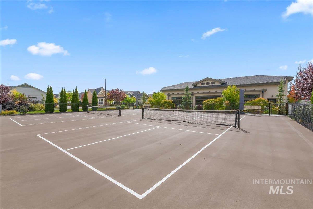 105 W Lockhart, Meridian, Idaho 83646, 3 Bedrooms, 2 Bathrooms, Residential For Sale, Price $549,900, 98992311