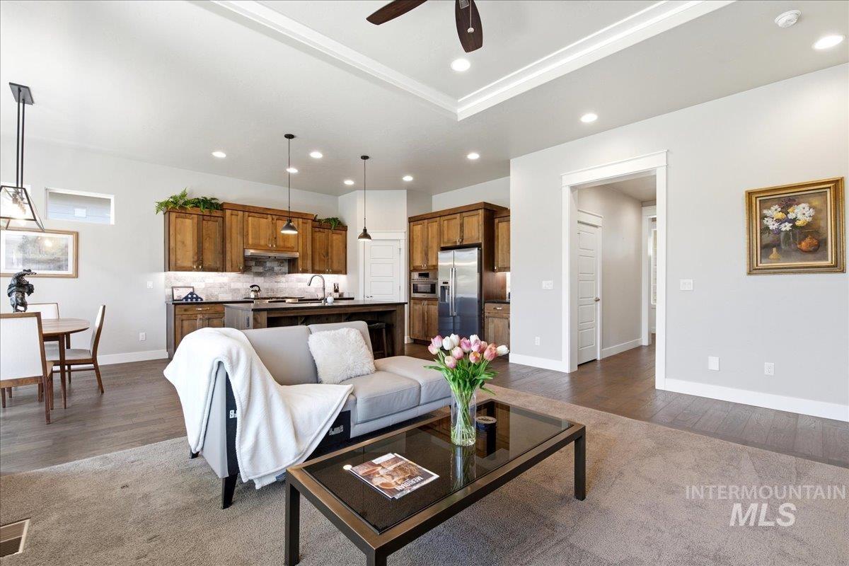 105 W Lockhart, Meridian, Idaho 83646, 3 Bedrooms, 2 Bathrooms, Residential For Sale, Price $549,900, 98992311