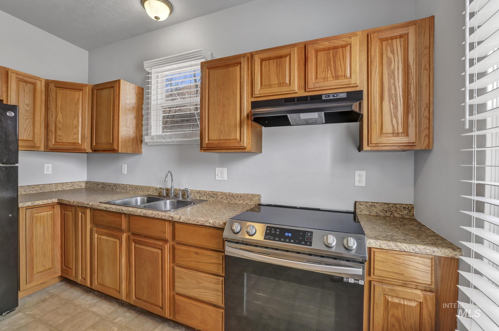 332 4th Ave W, Twin Falls, Idaho 83301, 2 Bedrooms, 1 Bathroom, Residential For Sale, Price $234,900,MLS 98992312