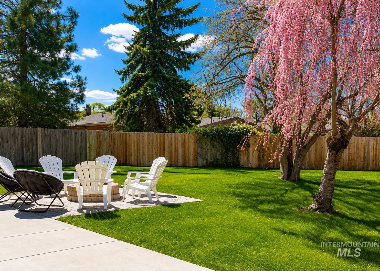 2919 S Virginia Ave, Boise, Idaho 83705-4855, 3 Bedrooms, 1.5 Bathrooms, Residential Income For Sale, Price $439,900,MLS 98992315