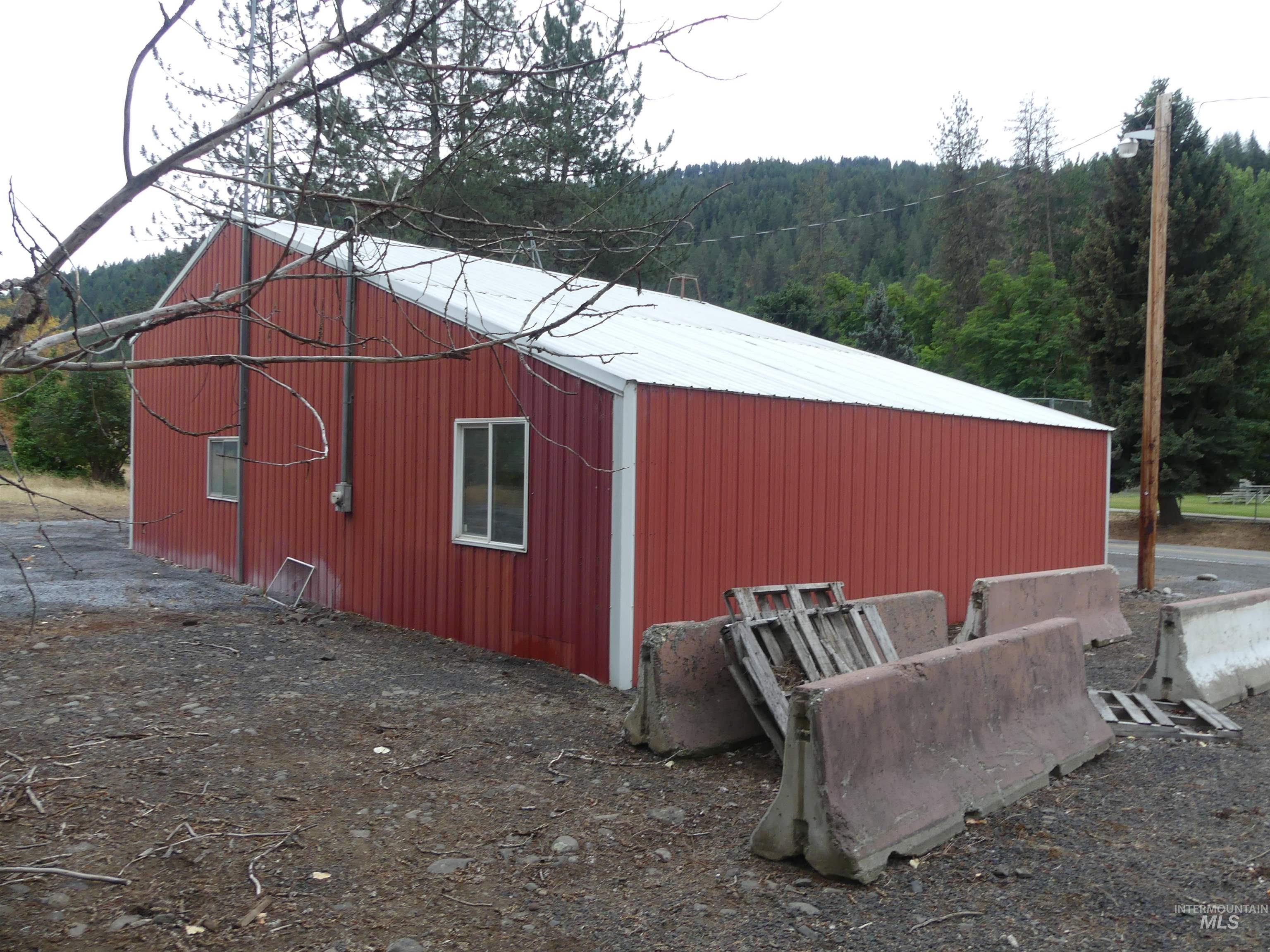 319 N Main St, Peck, Idaho 83545, Business/Commercial For Sale, Price $175,000,MLS 98992318