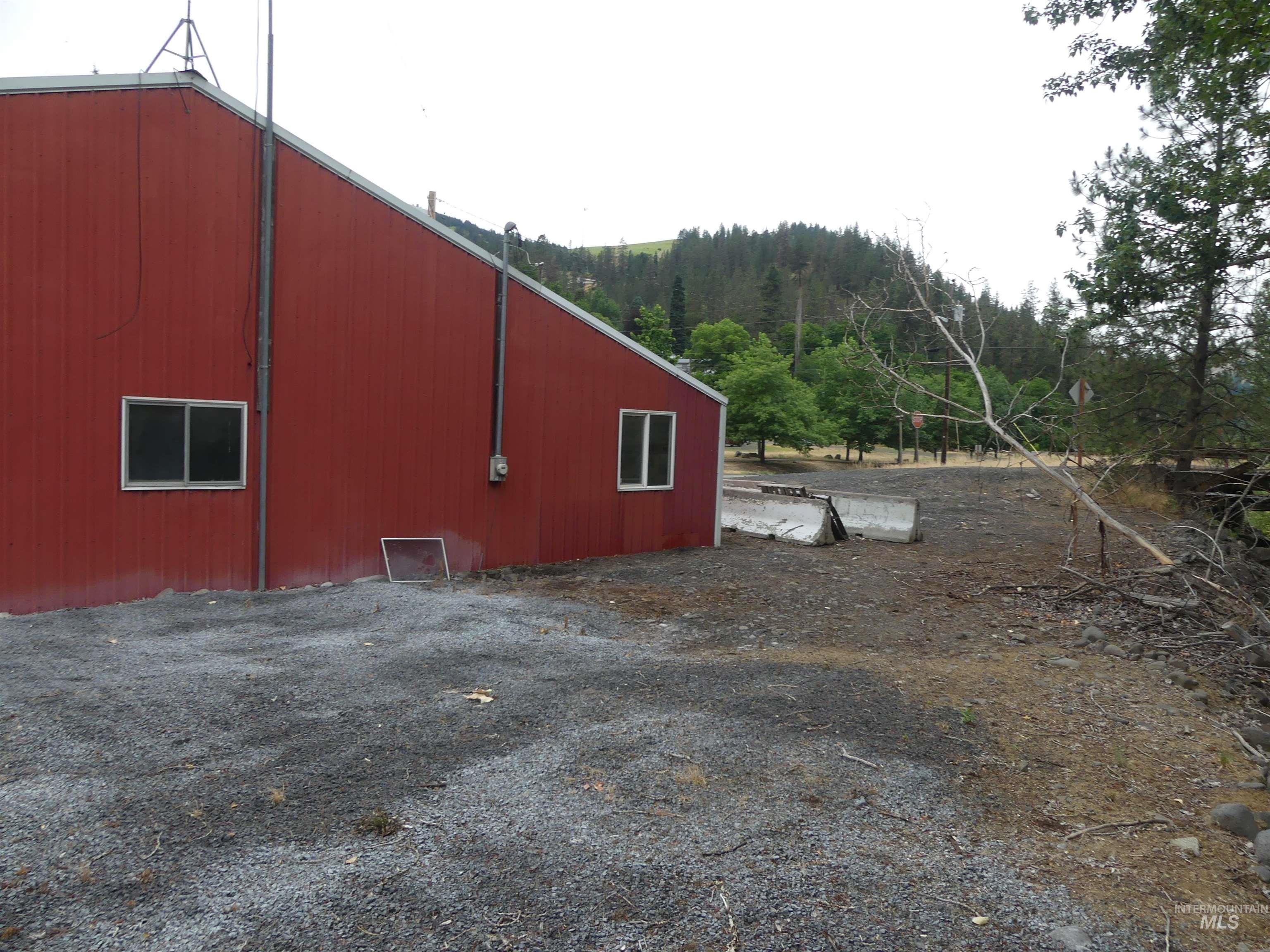 319 N Main St, Peck, Idaho 83545, Business/Commercial For Sale, Price $175,000,MLS 98992318