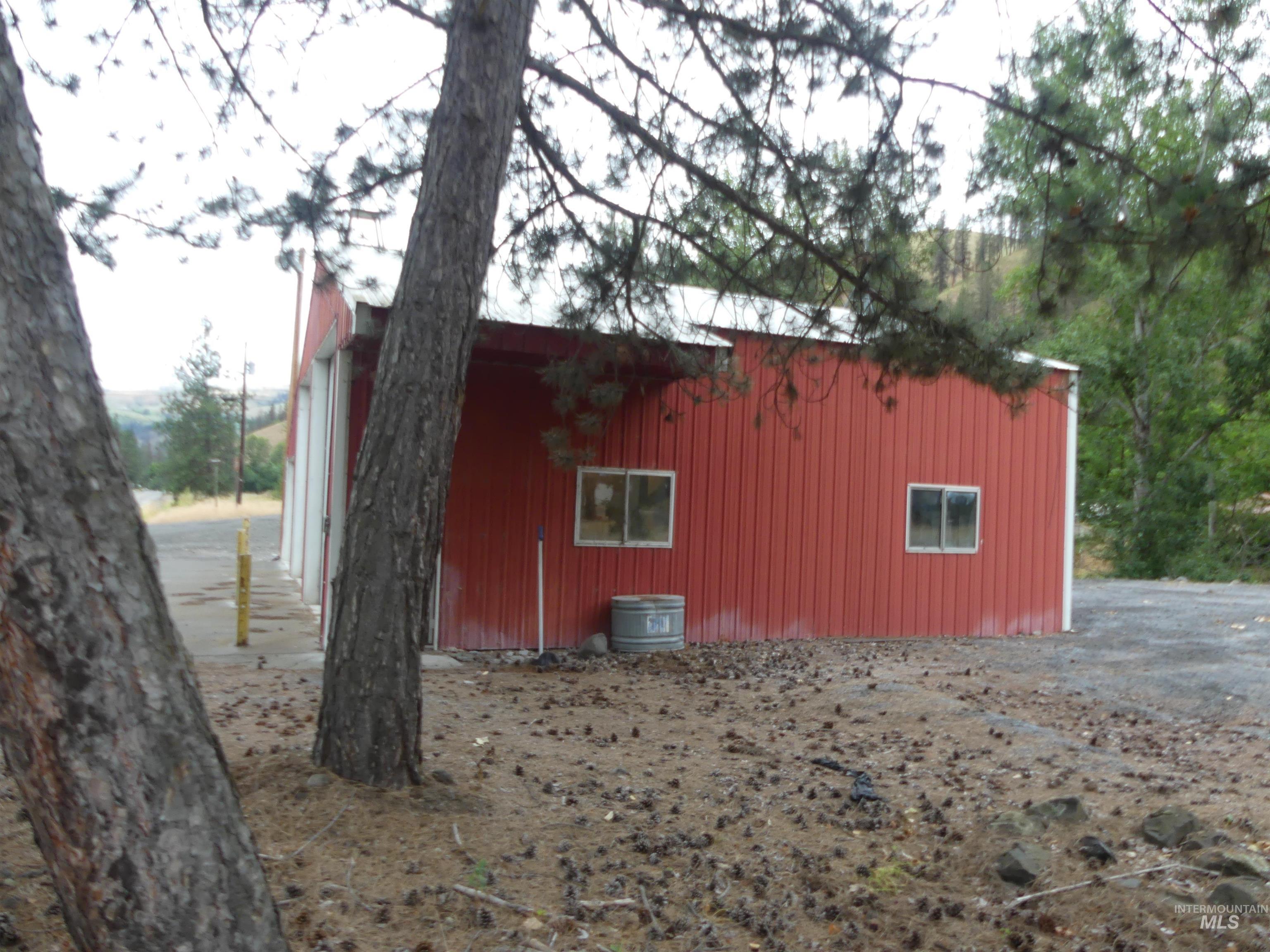 319 N Main St, Peck, Idaho 83545, Business/Commercial For Sale, Price $175,000,MLS 98992318