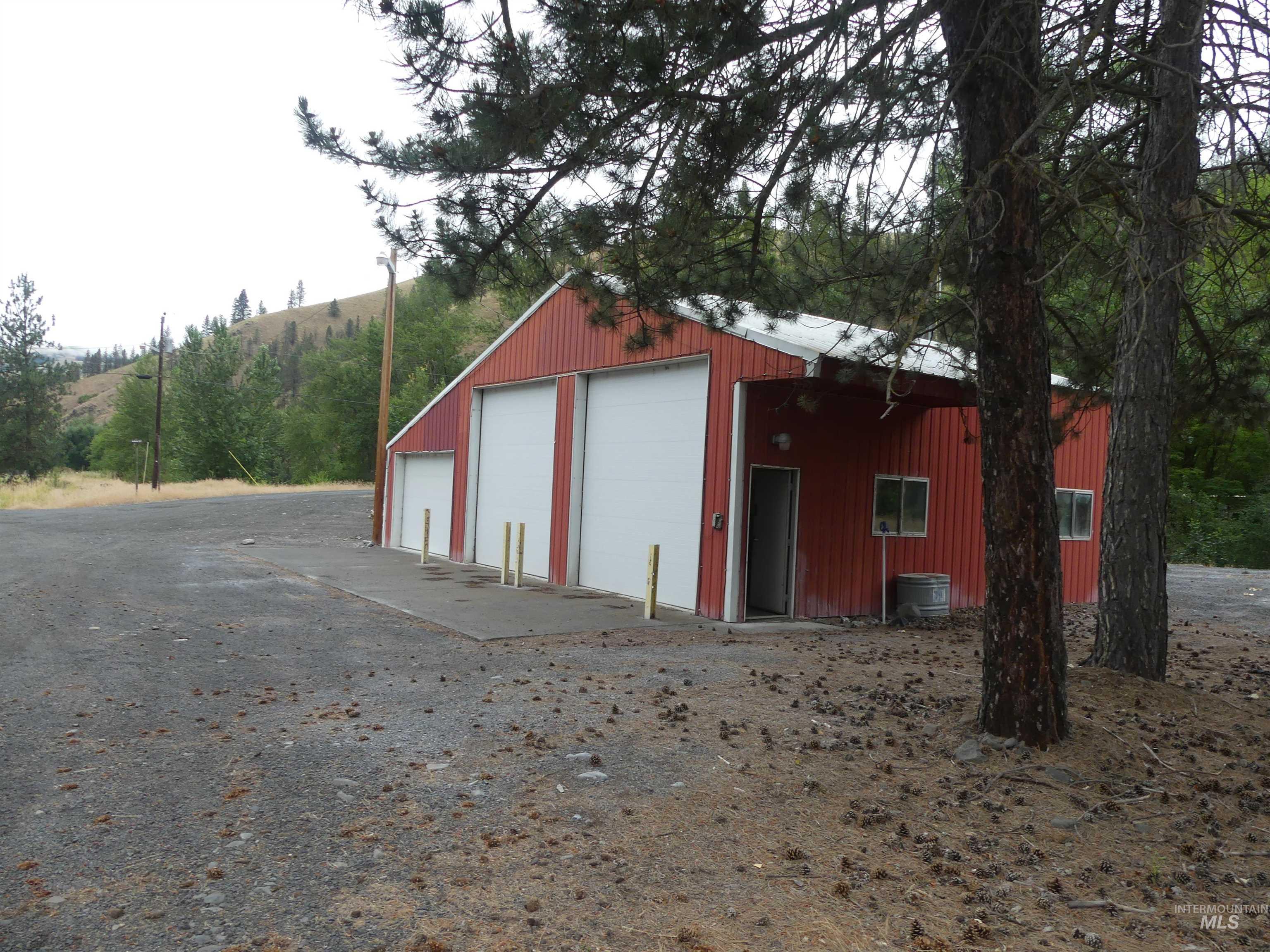 319 N Main St, Peck, Idaho 83545, Business/Commercial For Sale, Price $175,000,MLS 98992318