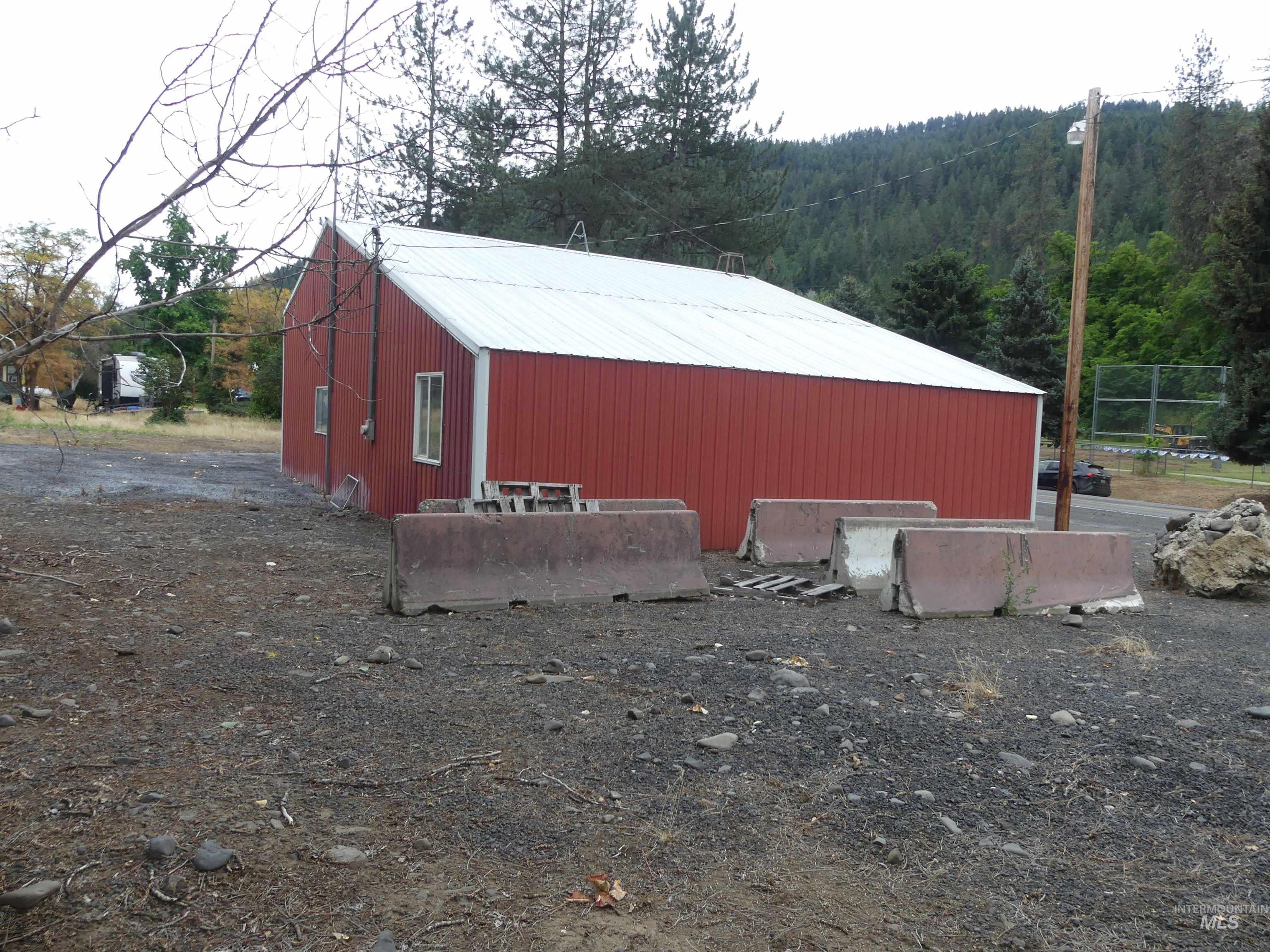319 N Main St, Peck, Idaho 83545, Business/Commercial For Sale, Price $175,000,MLS 98992318