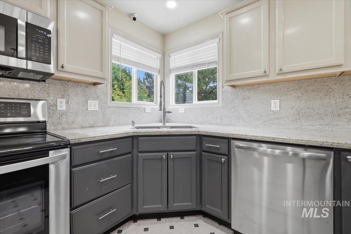 11860 Huckleberry Dr, Nampa, Idaho 83651, 3 Bedrooms, 2.5 Bathrooms, Residential For Sale, Price $409,900, 98992320