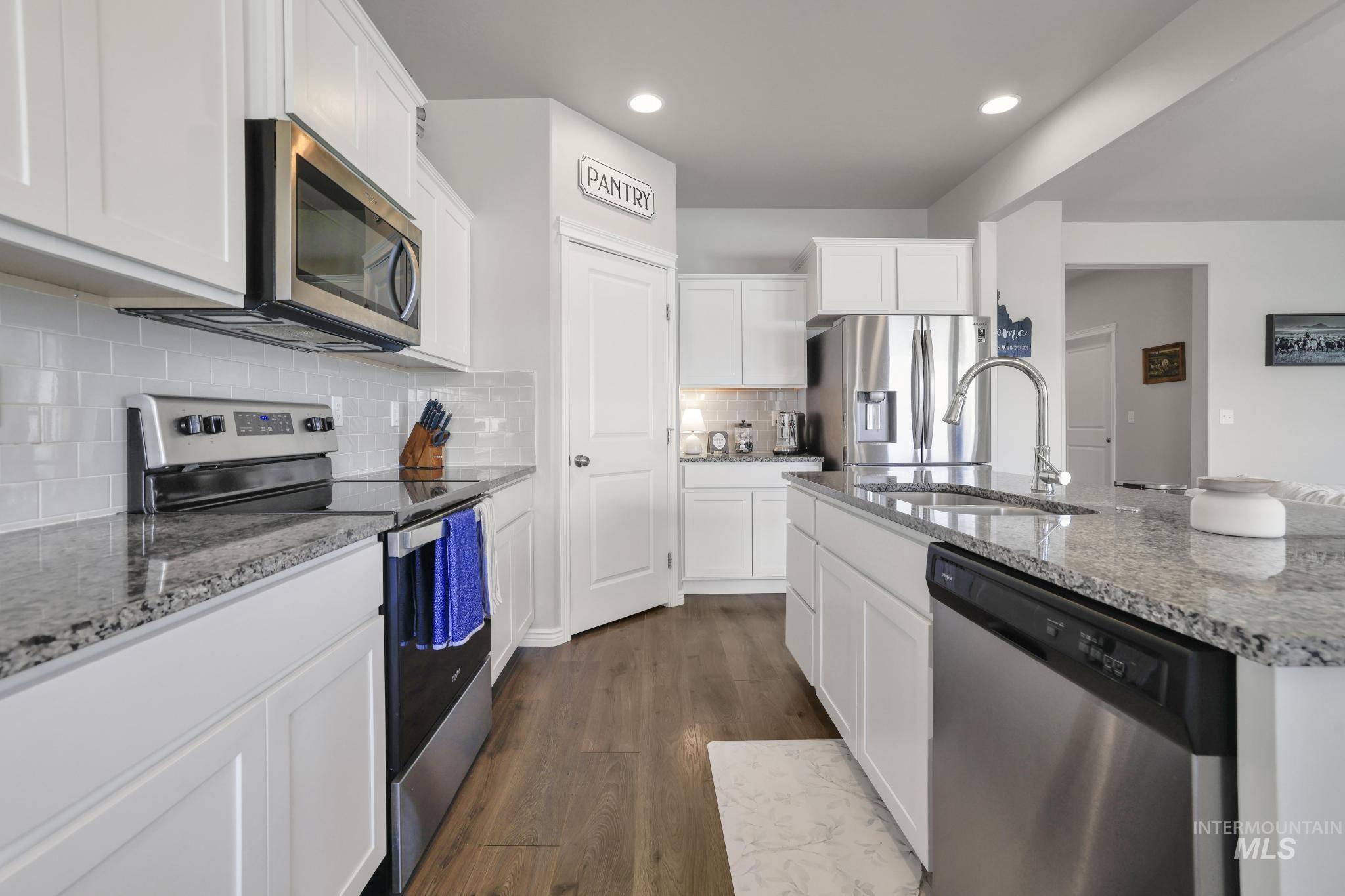 429 Southwood Ave W, Twin Falls, Idaho 83301-2013, 3 Bedrooms, 2 Bathrooms, Residential For Sale, Price $365,000, 98992321