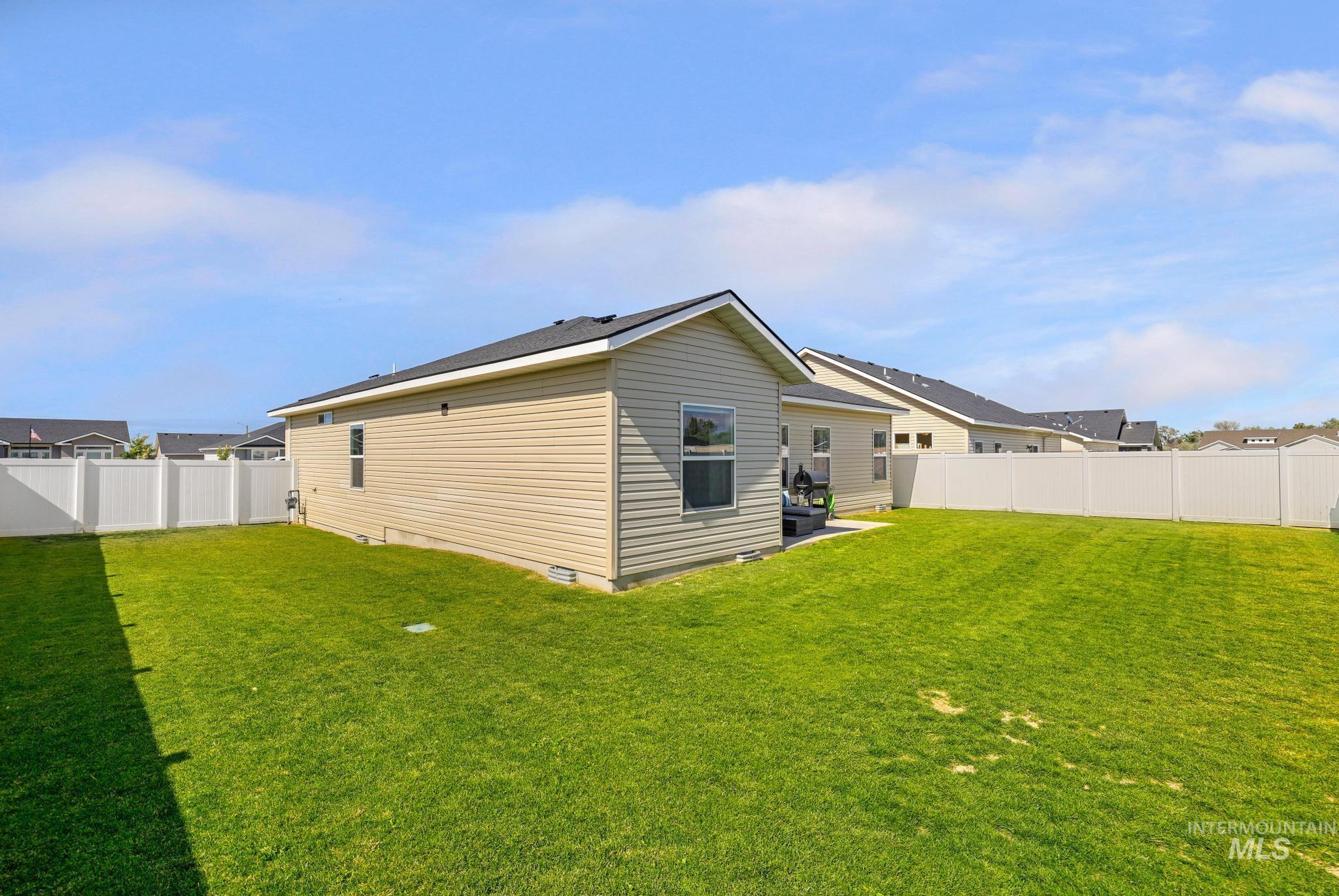 429 Southwood Ave W, Twin Falls, Idaho 83301-2013, 3 Bedrooms, 2 Bathrooms, Residential For Sale, Price $365,000, 98992321