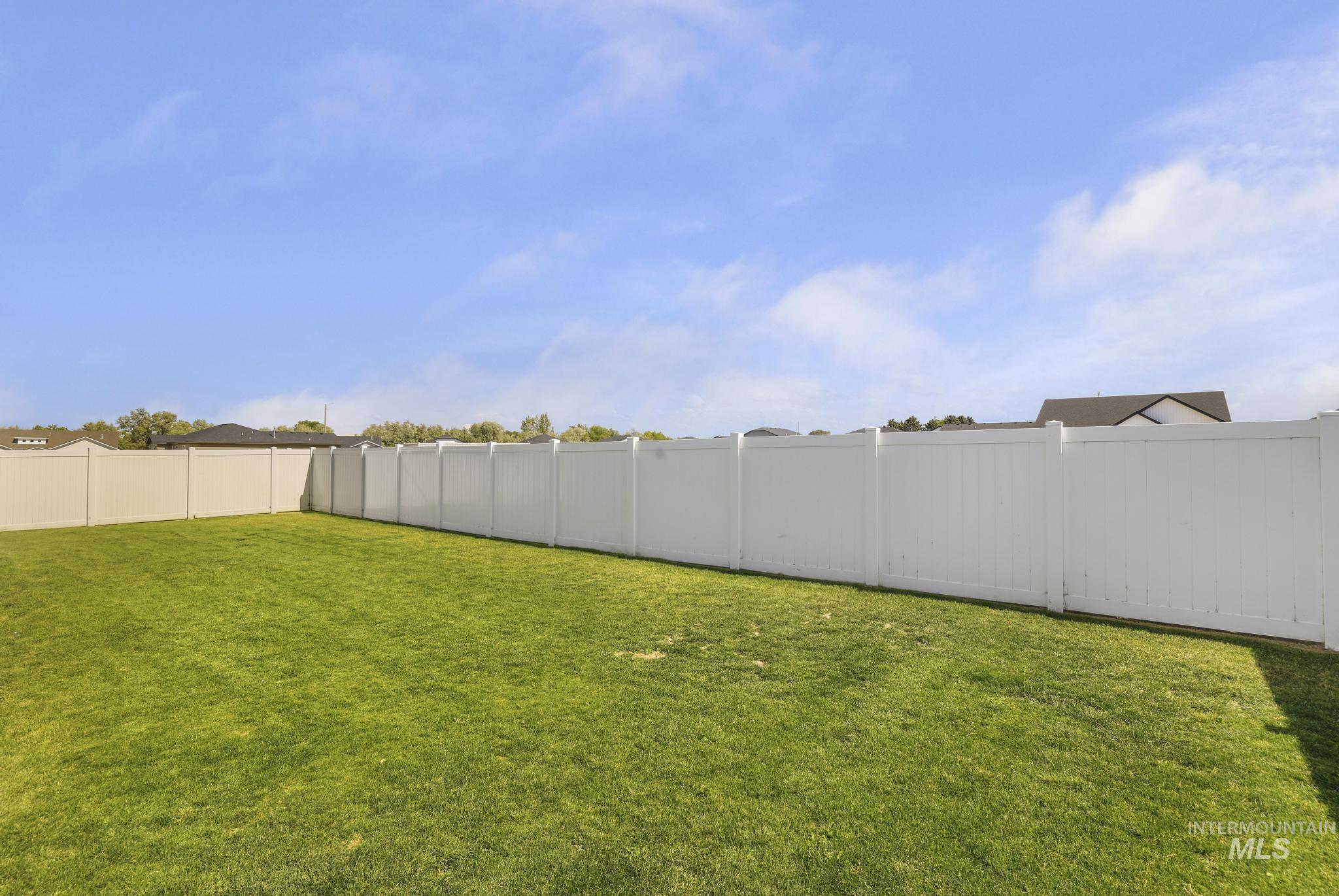 429 Southwood Ave W, Twin Falls, Idaho 83301-2013, 3 Bedrooms, 2 Bathrooms, Residential For Sale, Price $365,000, 98992321