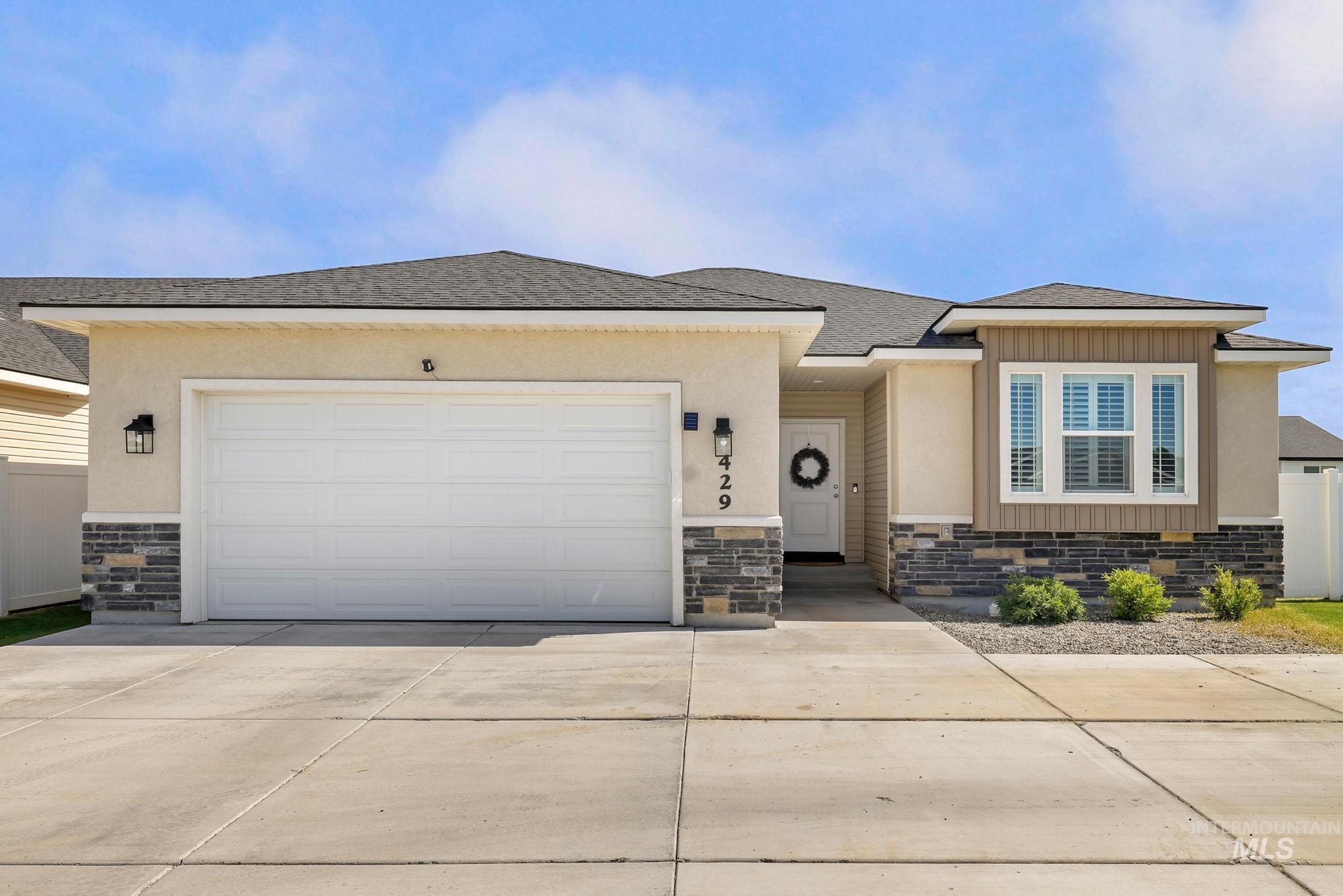 429 Southwood Ave W, Twin Falls, Idaho 83301-2013, 3 Bedrooms, 2 Bathrooms, Residential For Sale, Price $365,000, 98992321