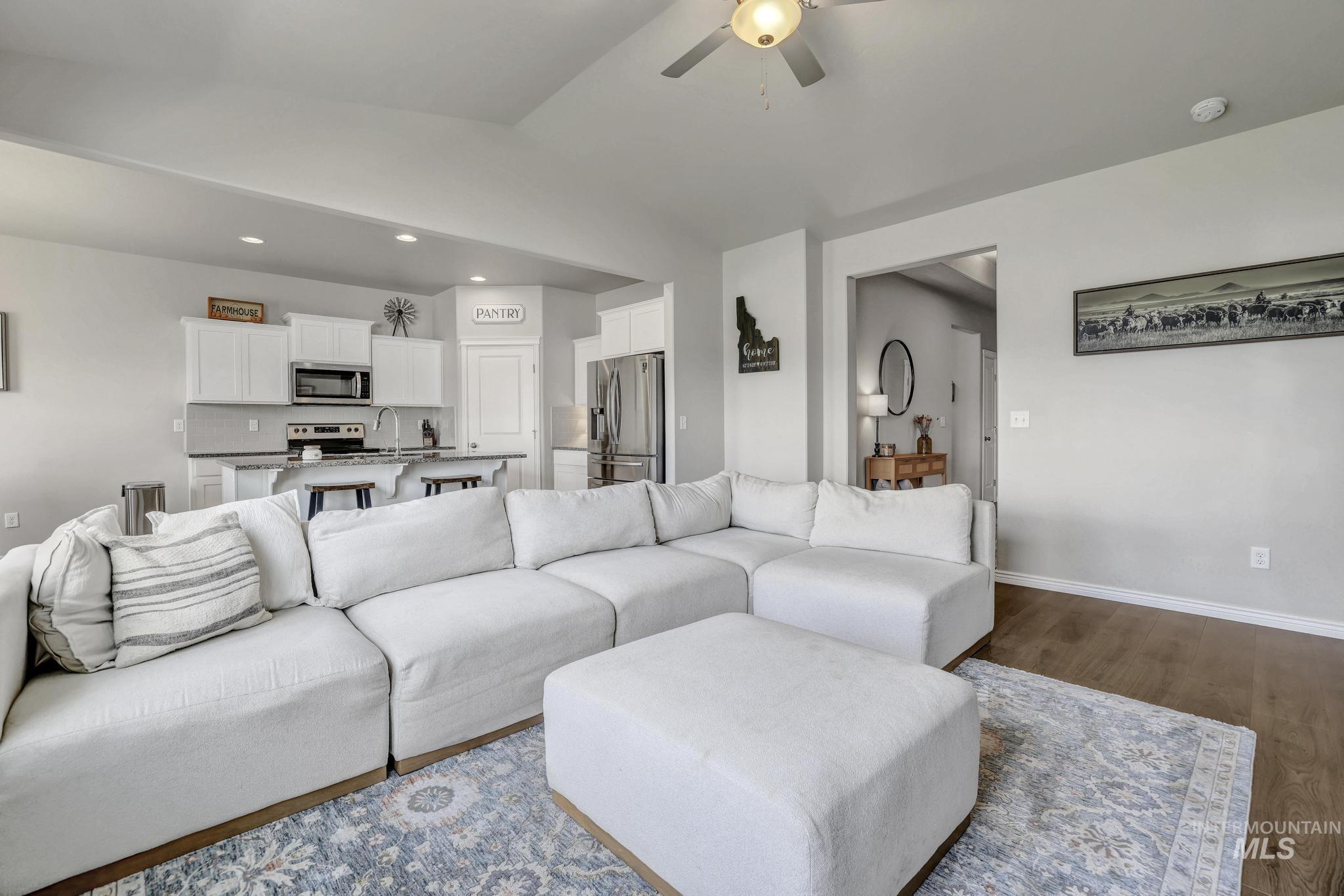 429 Southwood Ave W, Twin Falls, Idaho 83301-2013, 3 Bedrooms, 2 Bathrooms, Residential For Sale, Price $365,000, 98992321