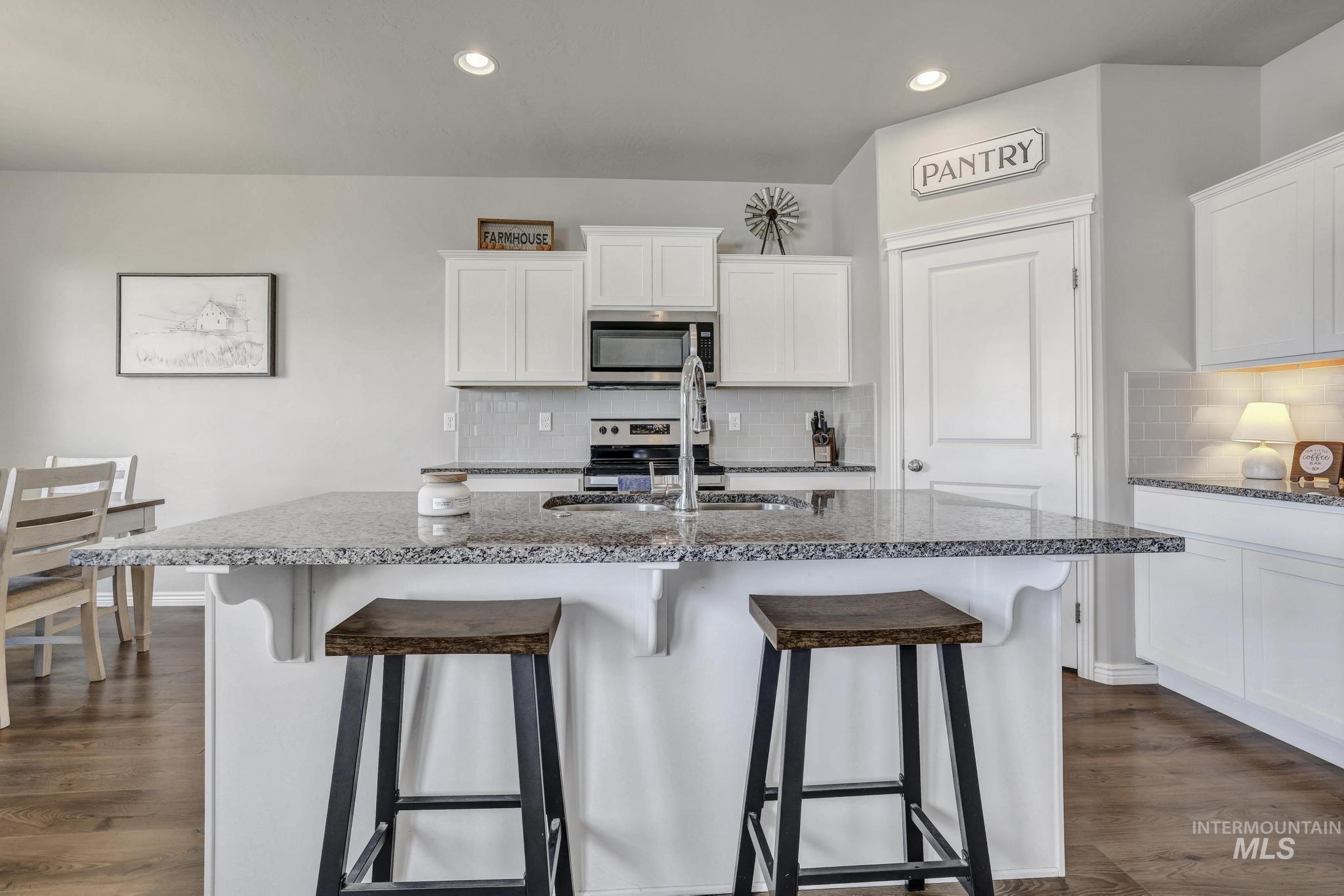 429 Southwood Ave W, Twin Falls, Idaho 83301-2013, 3 Bedrooms, 2 Bathrooms, Residential For Sale, Price $365,000, 98992321