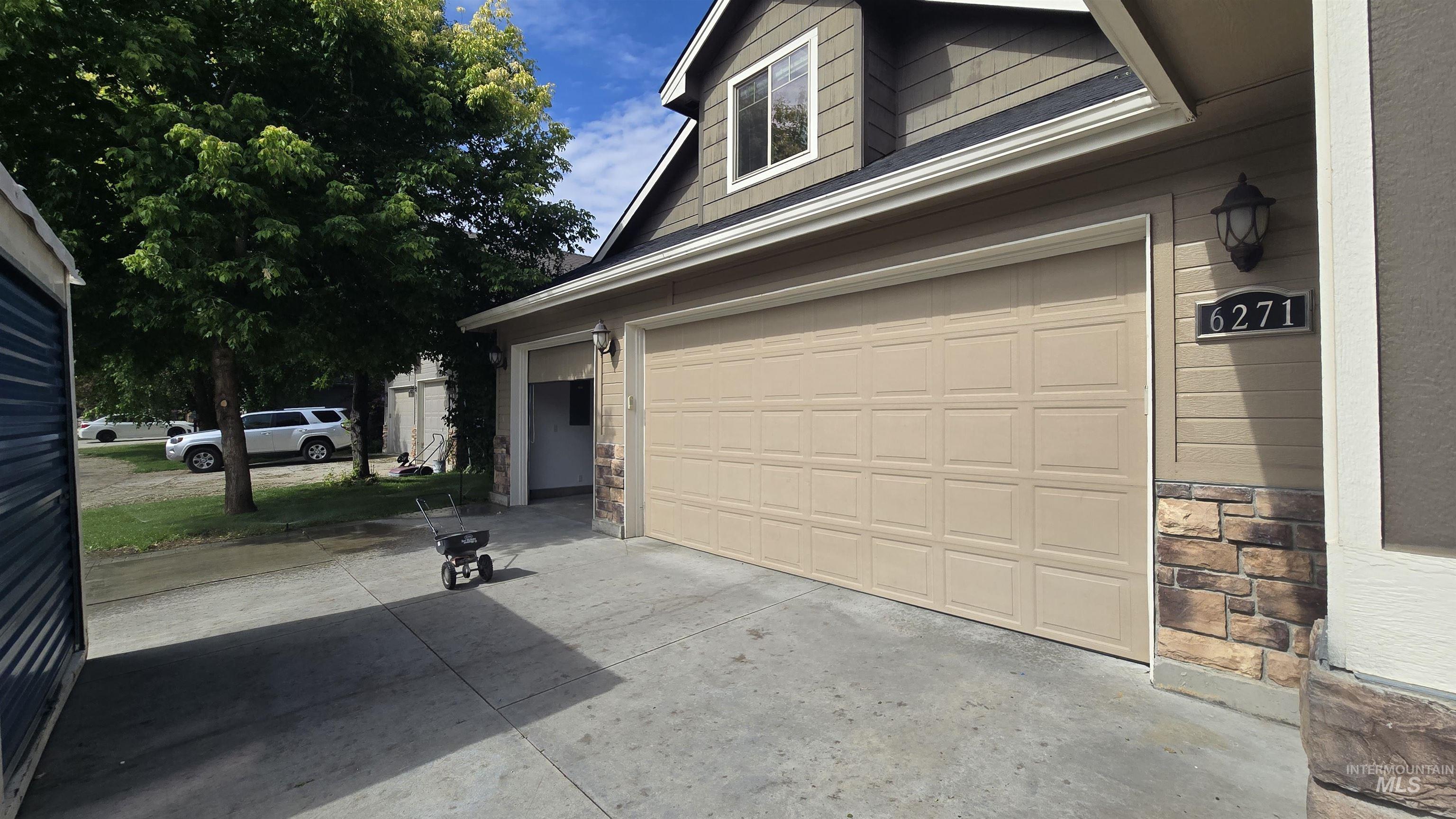 6271 N Stafford place, Boise, Idaho 83713, 4 Bedrooms, 2.5 Bathrooms, Residential For Sale, Price $649,900, 98992325