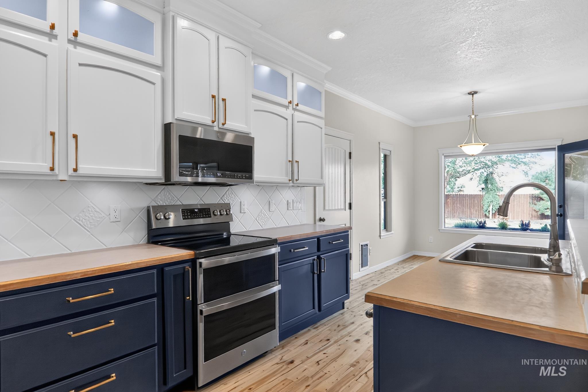 6271 N Stafford place, Boise, Idaho 83713, 4 Bedrooms, 2.5 Bathrooms, Residential For Sale, Price $649,900, 98992325