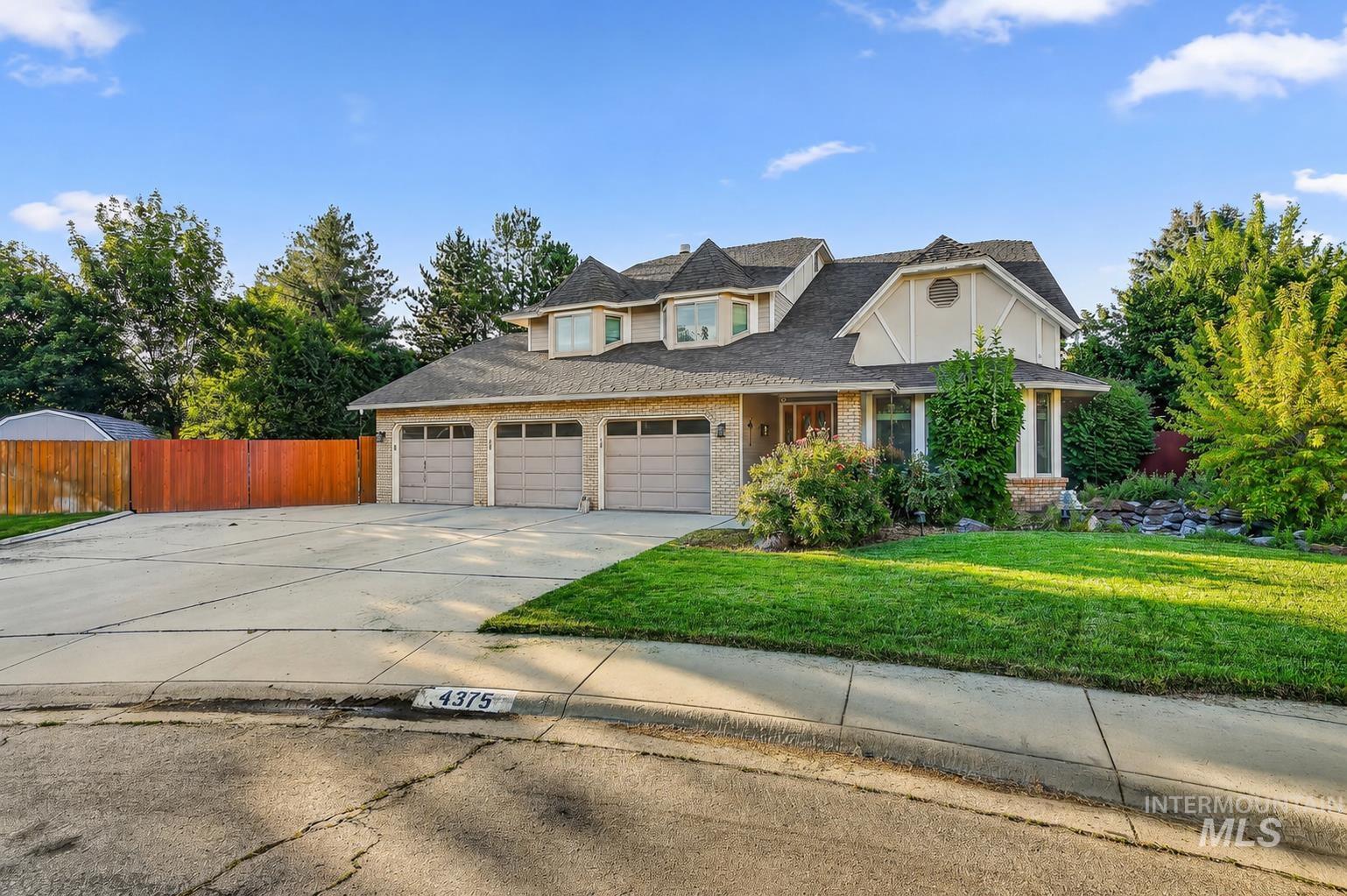 4375 N Marcliffe Pl, Boise, Idaho 83704, 5 Bedrooms, 3.5 Bathrooms, Residential For Sale, Price $685,000,MLS 98992327