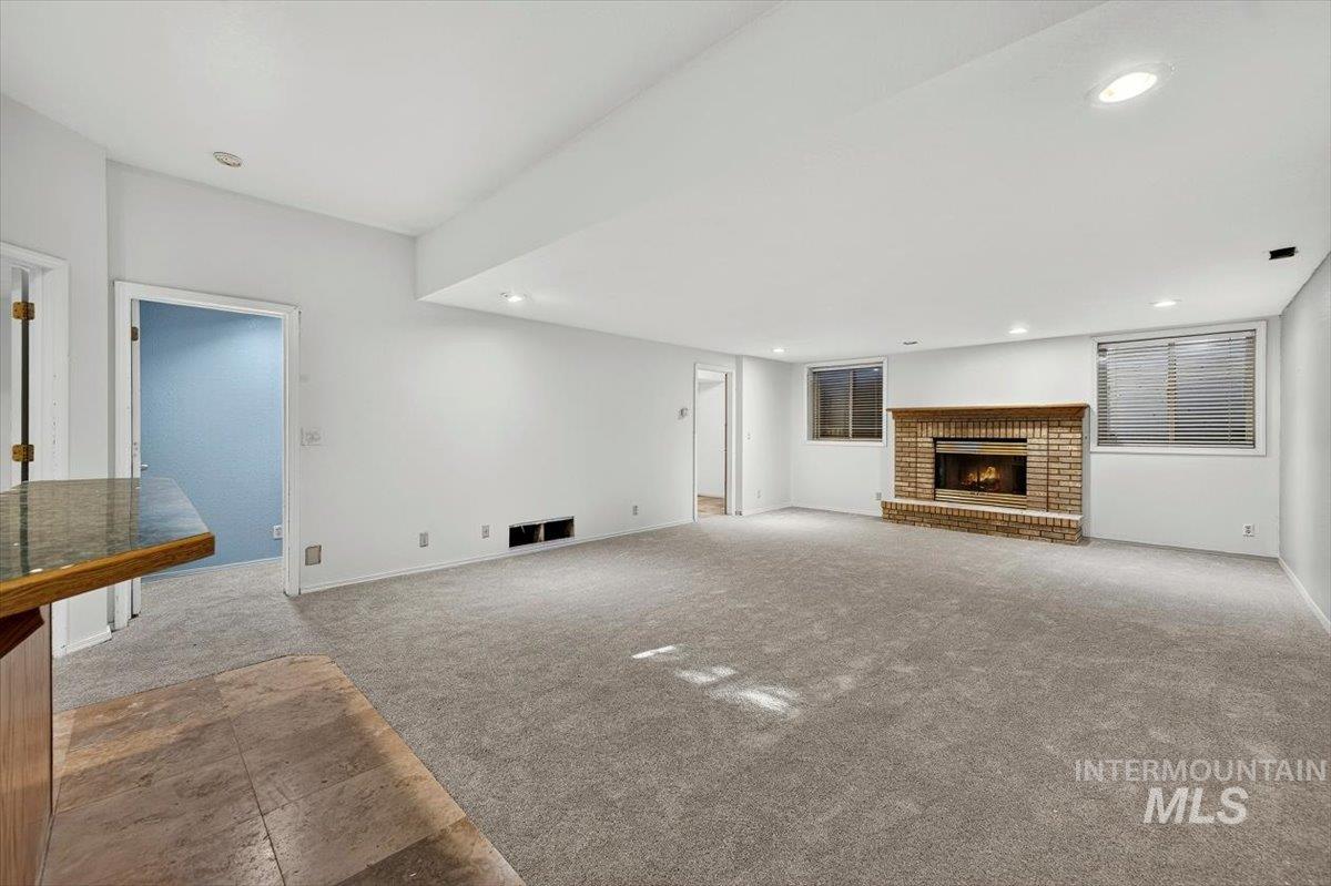 4375 N Marcliffe Pl, Boise, Idaho 83704, 5 Bedrooms, 3.5 Bathrooms, Residential For Sale, Price $685,000, 98992327