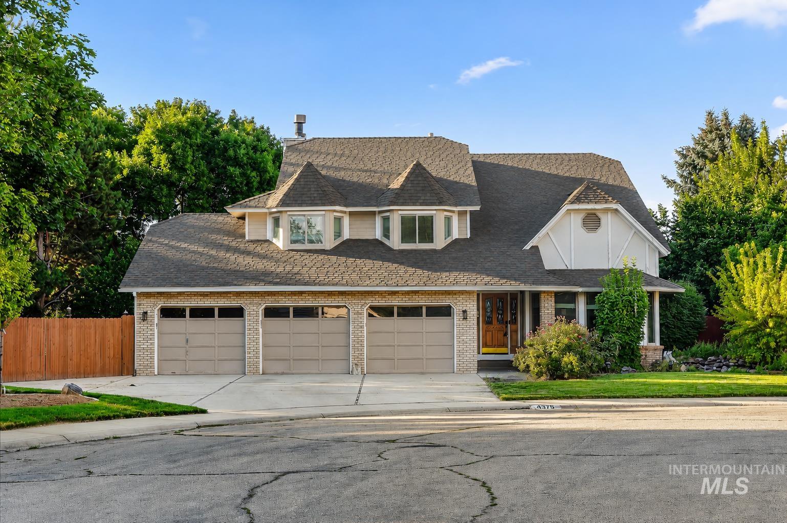 4375 N Marcliffe Pl, Boise, Idaho 83704, 5 Bedrooms, 3.5 Bathrooms, Residential For Sale, Price $685,000,MLS 98992327