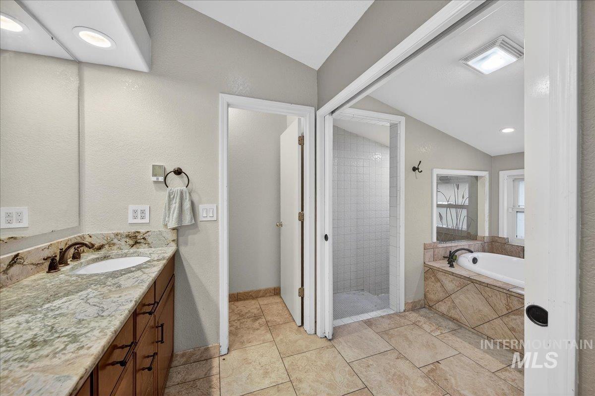4375 N Marcliffe Pl, Boise, Idaho 83704, 5 Bedrooms, 3.5 Bathrooms, Residential For Sale, Price $685,000, 98992327