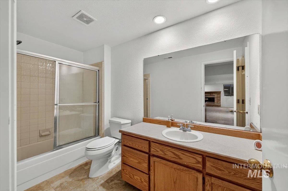 4375 N Marcliffe Pl, Boise, Idaho 83704, 5 Bedrooms, 3.5 Bathrooms, Residential For Sale, Price $685,000, 98992327
