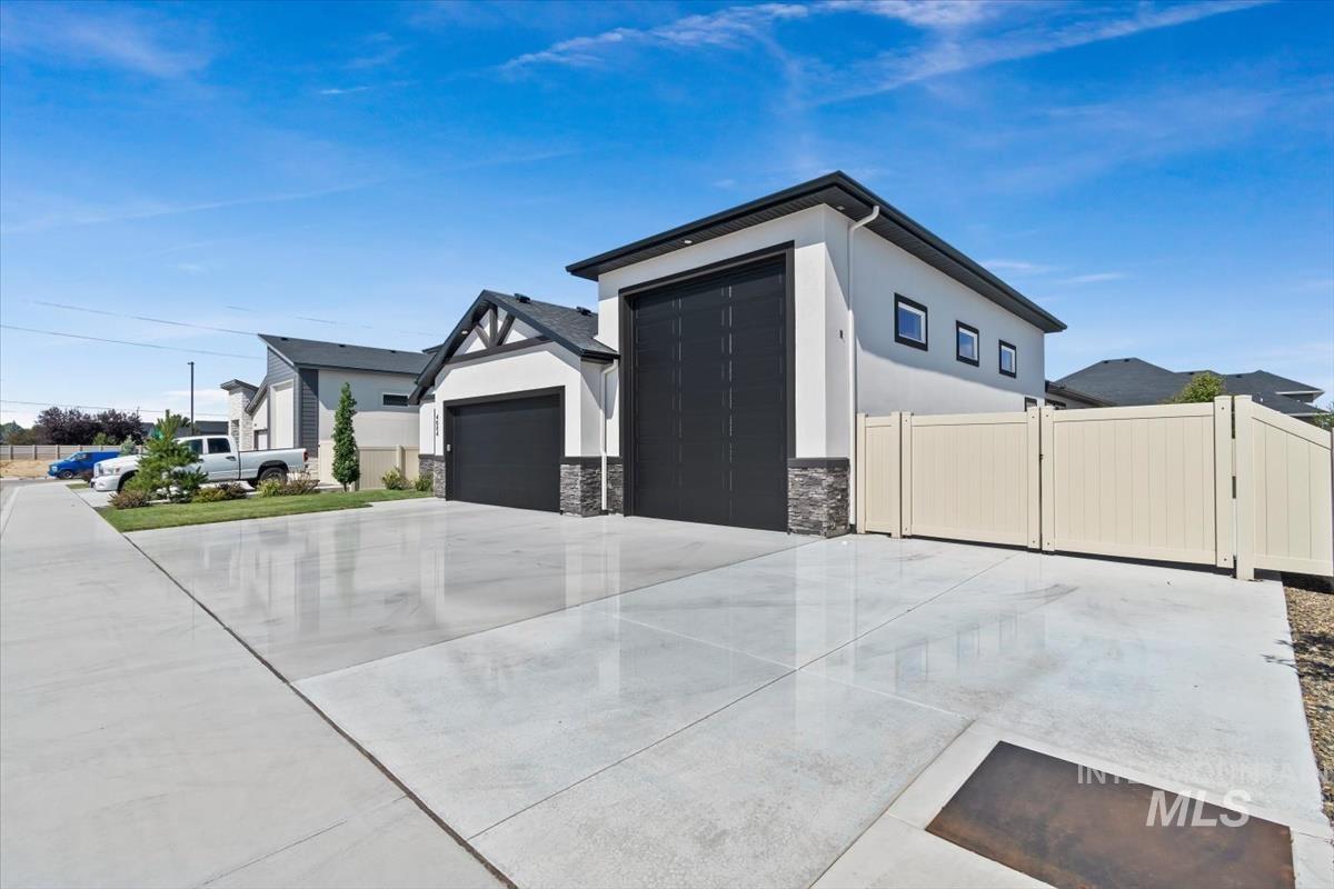 4684 N Arches, Meridian, Idaho 83646, 3 Bedrooms, 3.5 Bathrooms, Residential For Sale, Price $872,000, 98992330