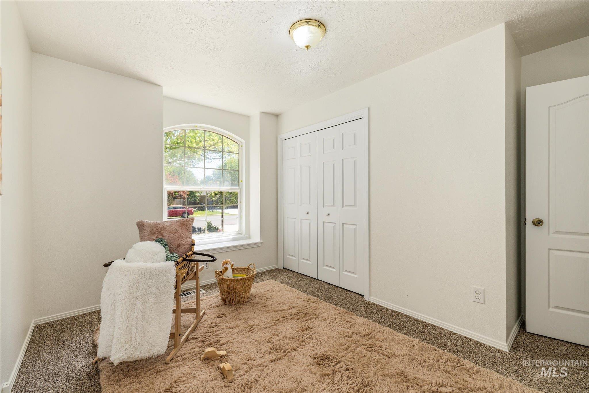581 N Shady Grove Way, Kuna, Idaho 83634-2160, 3 Bedrooms, 2 Bathrooms, Residential For Sale, Price $375,000, 98992331