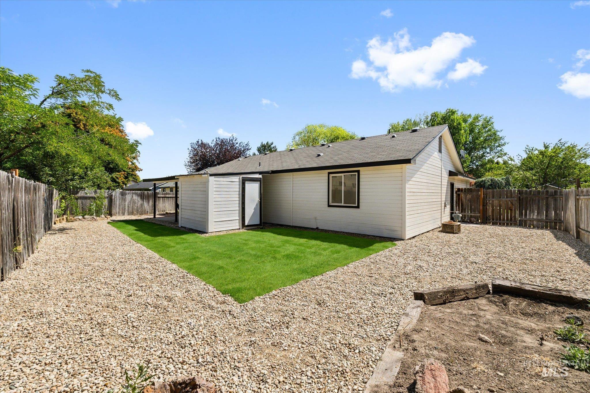581 N Shady Grove Way, Kuna, Idaho 83634-2160, 3 Bedrooms, 2 Bathrooms, Residential For Sale, Price $375,000, 98992331