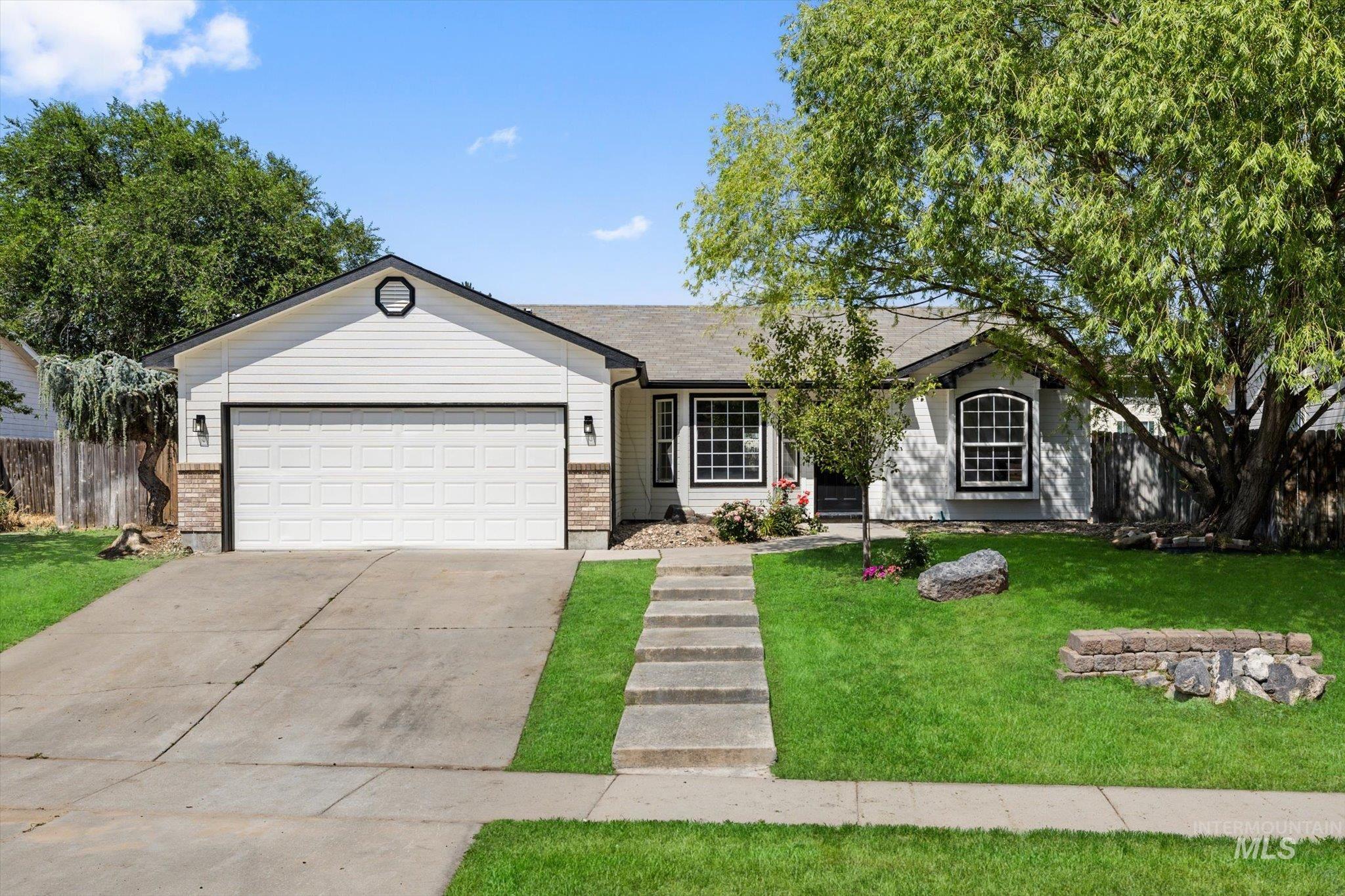 581 N Shady Grove Way, Kuna, Idaho 83634-2160, 3 Bedrooms, 2 Bathrooms, Residential For Sale, Price $375,000, 98992331