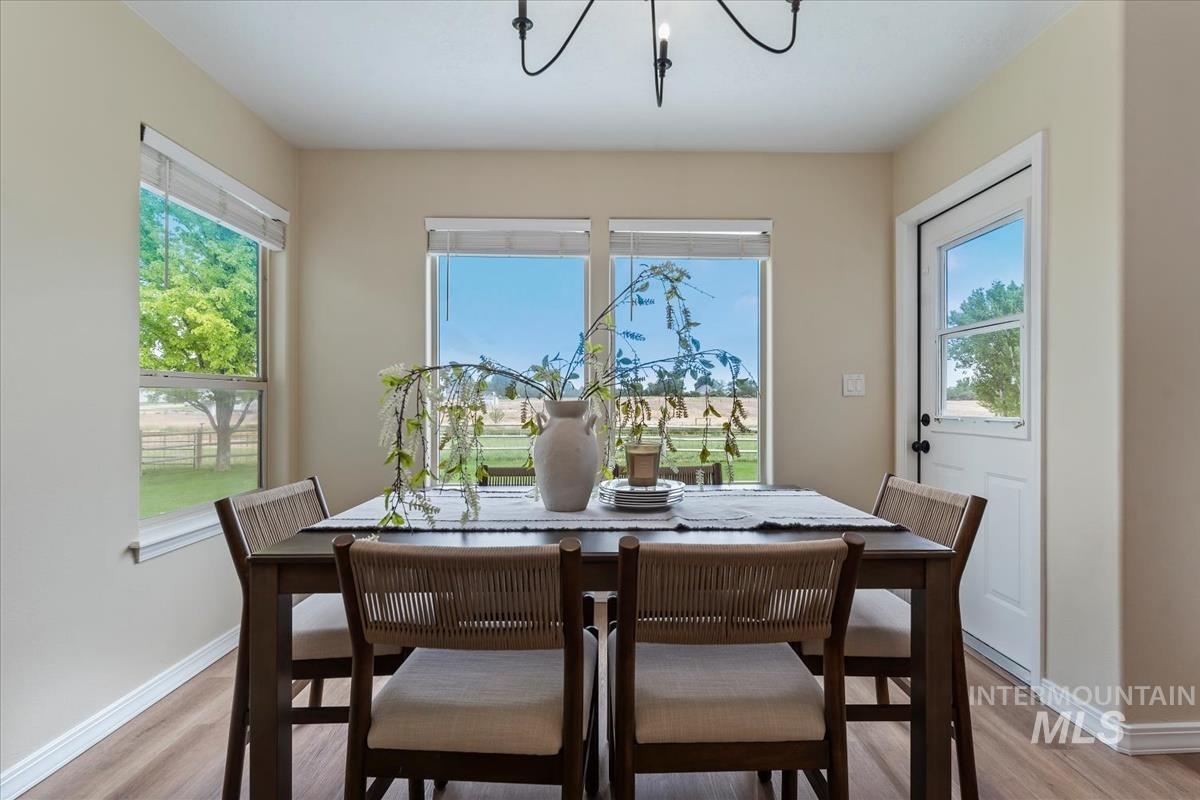 12840 Quail Run Ln., Caldwell, Idaho 83607, 4 Bedrooms, 3 Bathrooms, Residential For Sale, Price $934,900,MLS 98992333