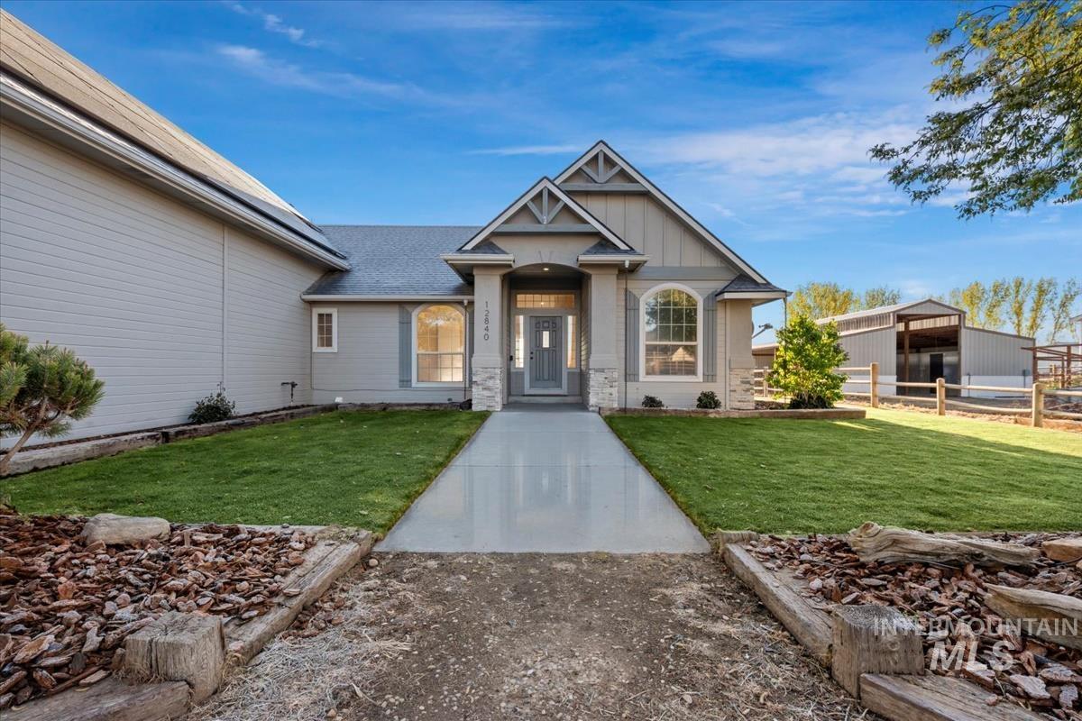 12840 Quail Run Ln., Caldwell, Idaho 83607, 4 Bedrooms, 3 Bathrooms, Residential For Sale, Price $934,900,MLS 98992333