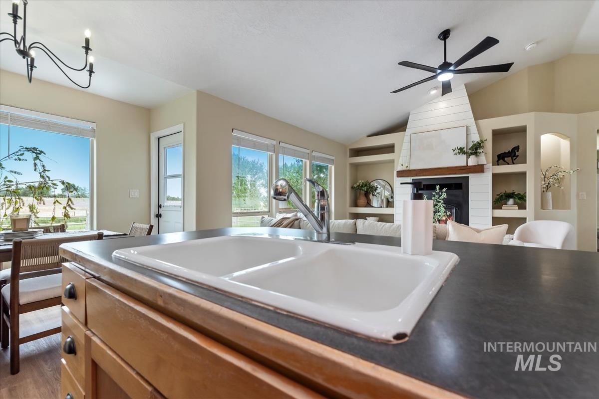 12840 Quail Run Ln., Caldwell, Idaho 83607, 4 Bedrooms, 3 Bathrooms, Residential For Sale, Price $934,900,MLS 98992333