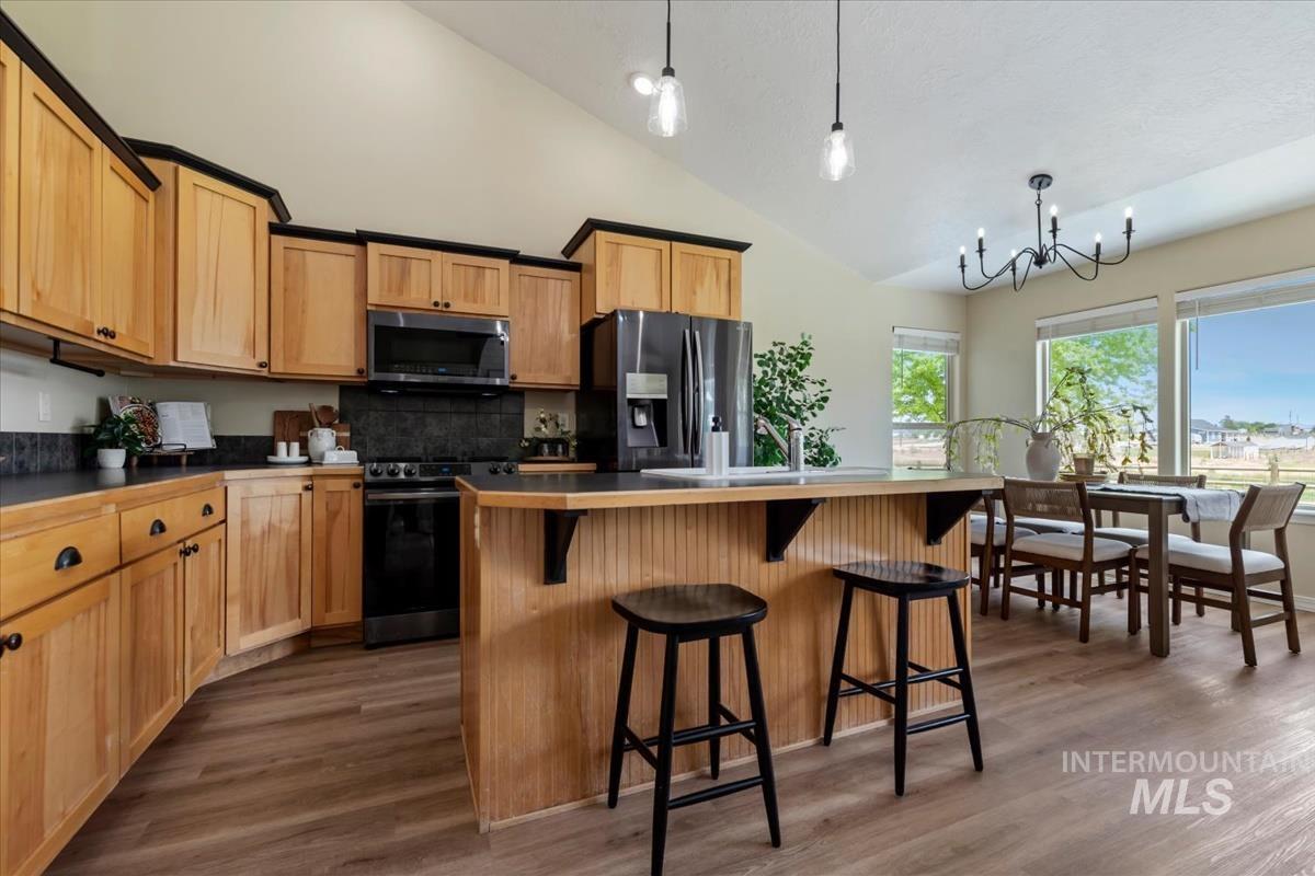 12840 Quail Run Ln., Caldwell, Idaho 83607, 4 Bedrooms, 3 Bathrooms, Residential For Sale, Price $934,900,MLS 98992333